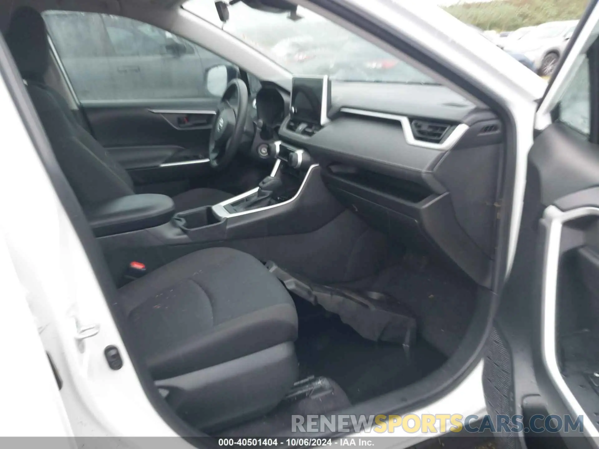 5 Photograph of a damaged car 2T3H1RFV5PW272279 TOYOTA RAV4 2023