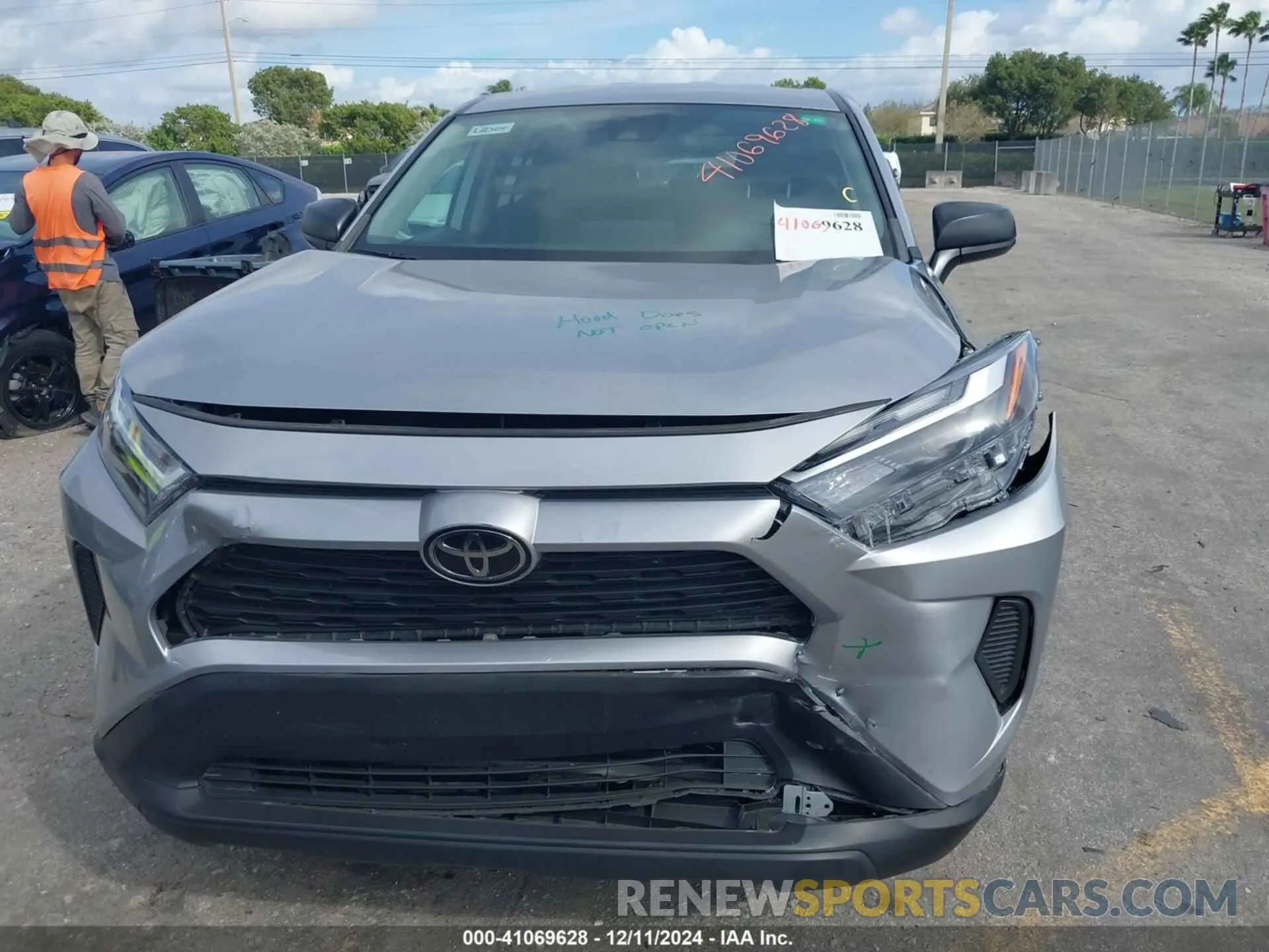 6 Photograph of a damaged car 2T3H1RFV6PC232634 TOYOTA RAV4 2023