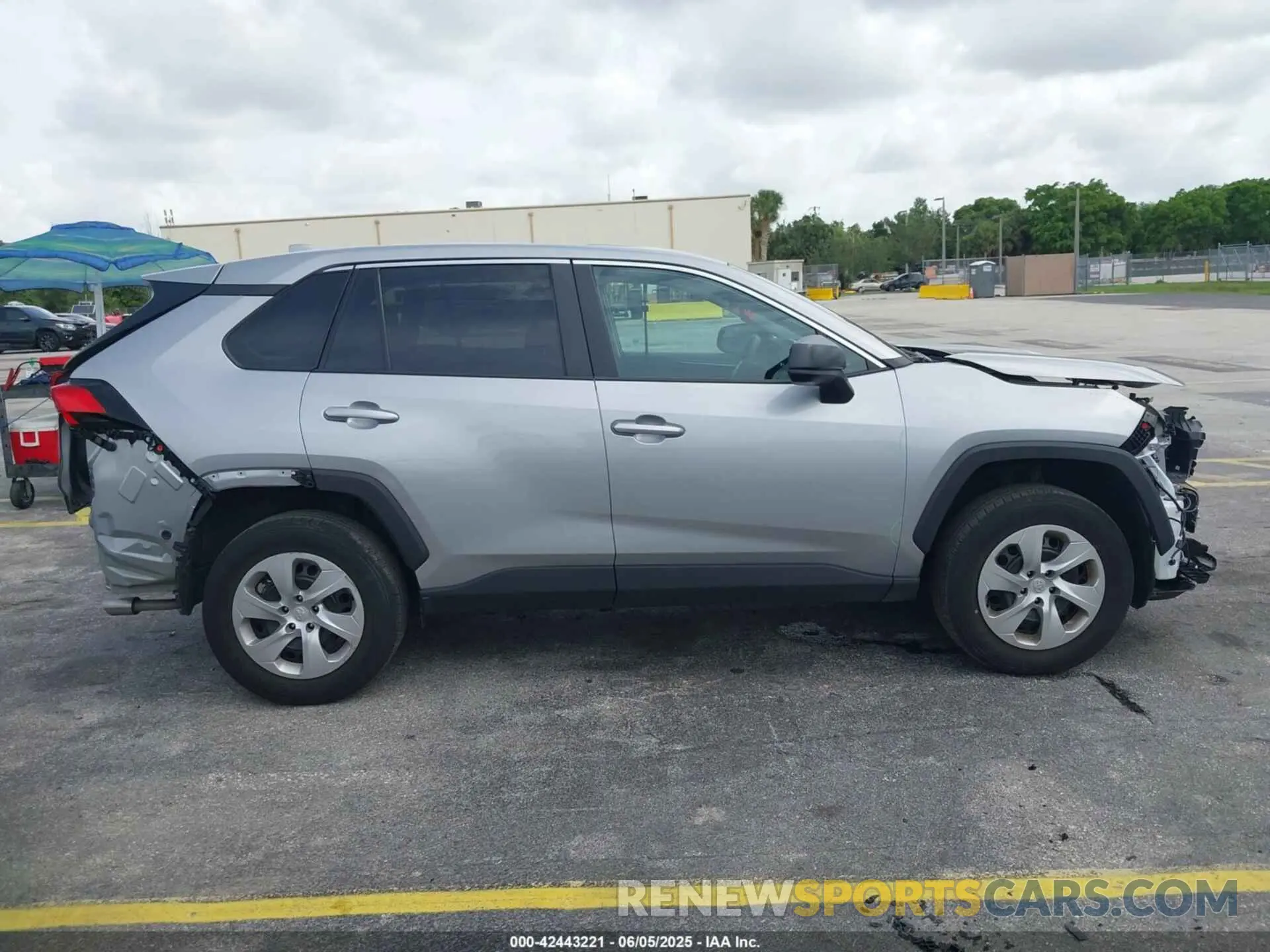 14 Photograph of a damaged car 2T3H1RFV6PW267768 TOYOTA RAV4 2023