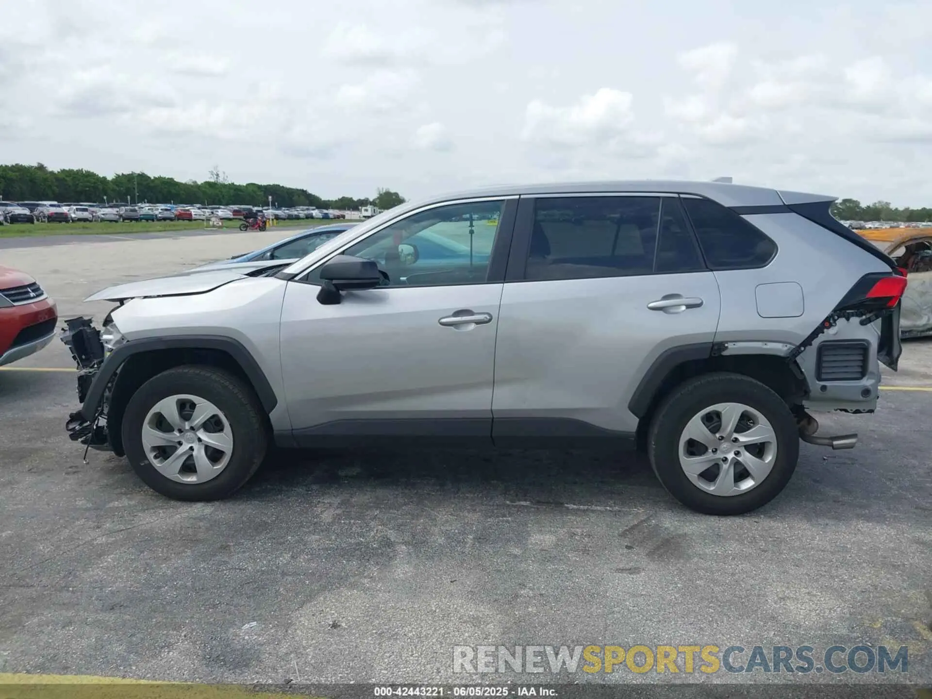 15 Photograph of a damaged car 2T3H1RFV6PW267768 TOYOTA RAV4 2023