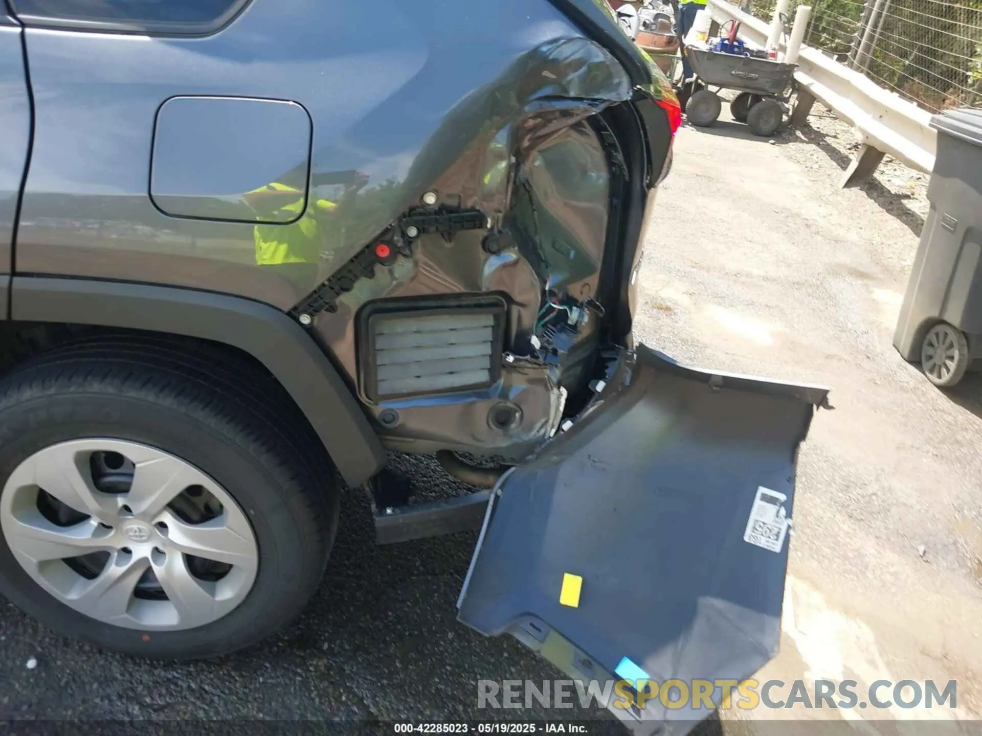 18 Фотография поврежденного автомобиля 2T3H1RFV7PC240063 TOYOTA RAV4 2023
