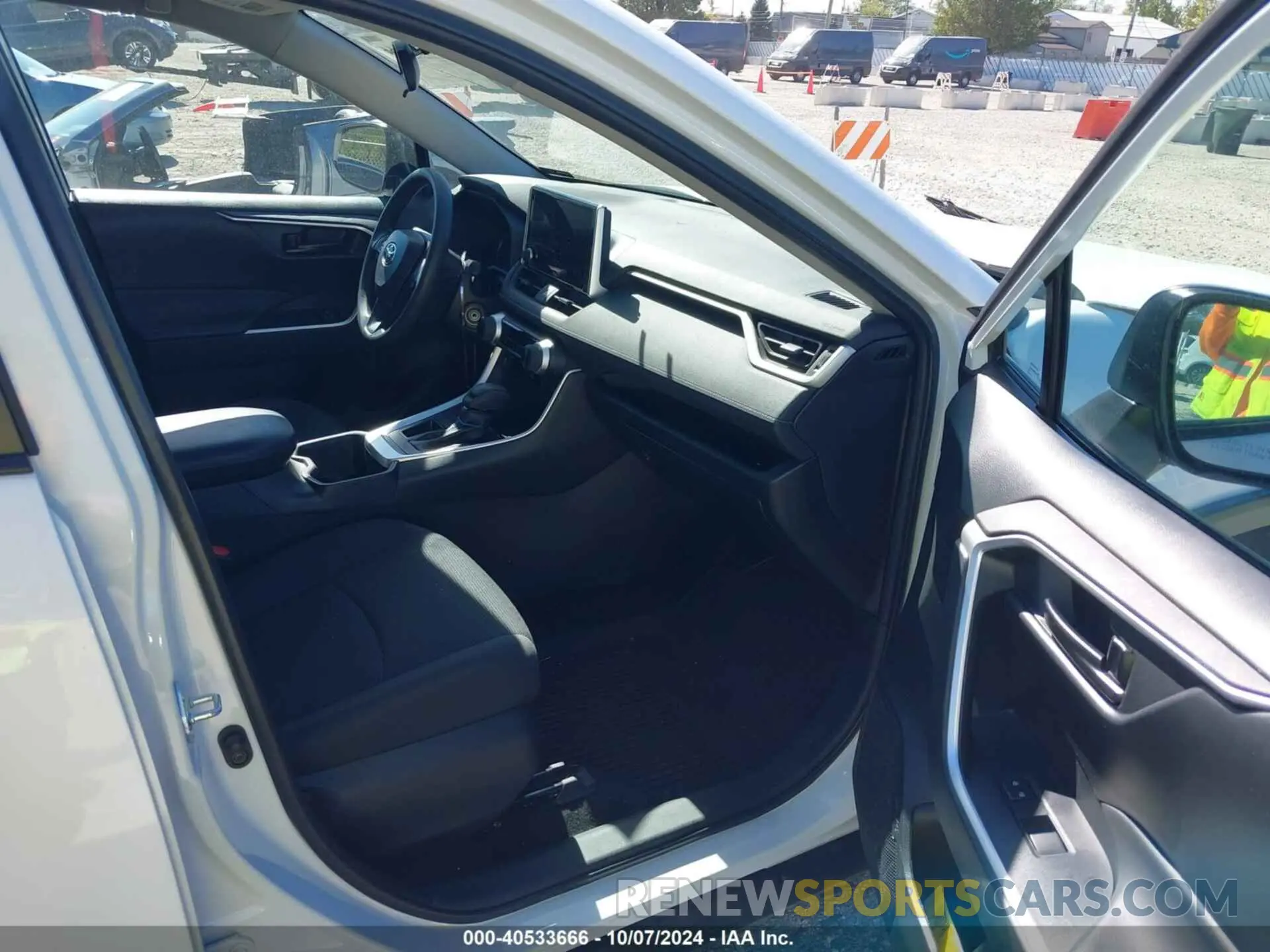 5 Фотография поврежденного автомобиля 2T3H1RFV8PC236104 TOYOTA RAV4 2023