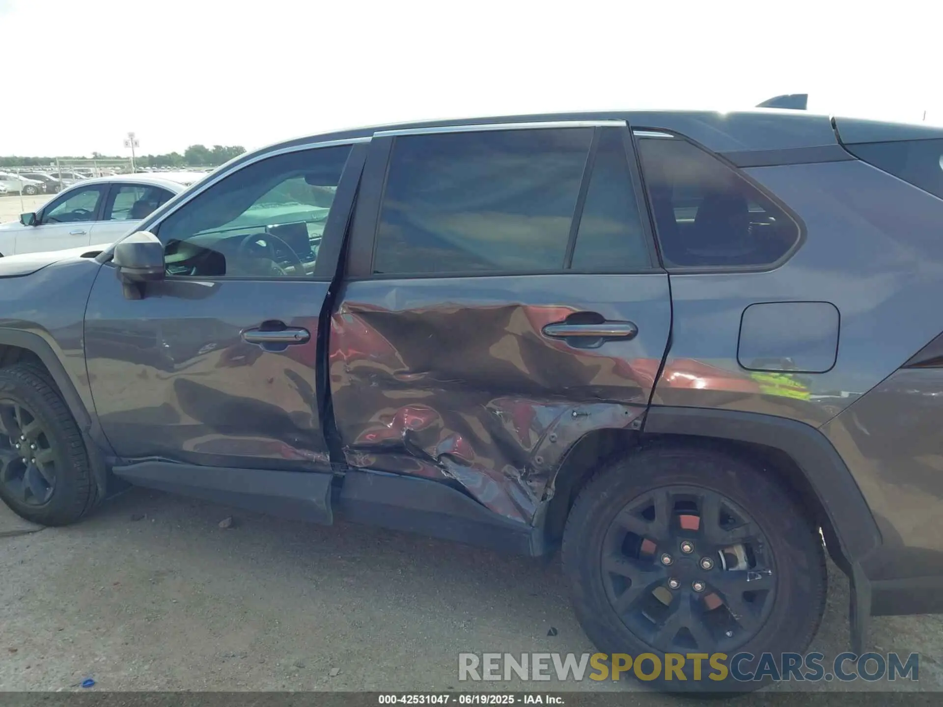 14 Photograph of a damaged car 2T3H1RFV9PW264489 TOYOTA RAV4 2023