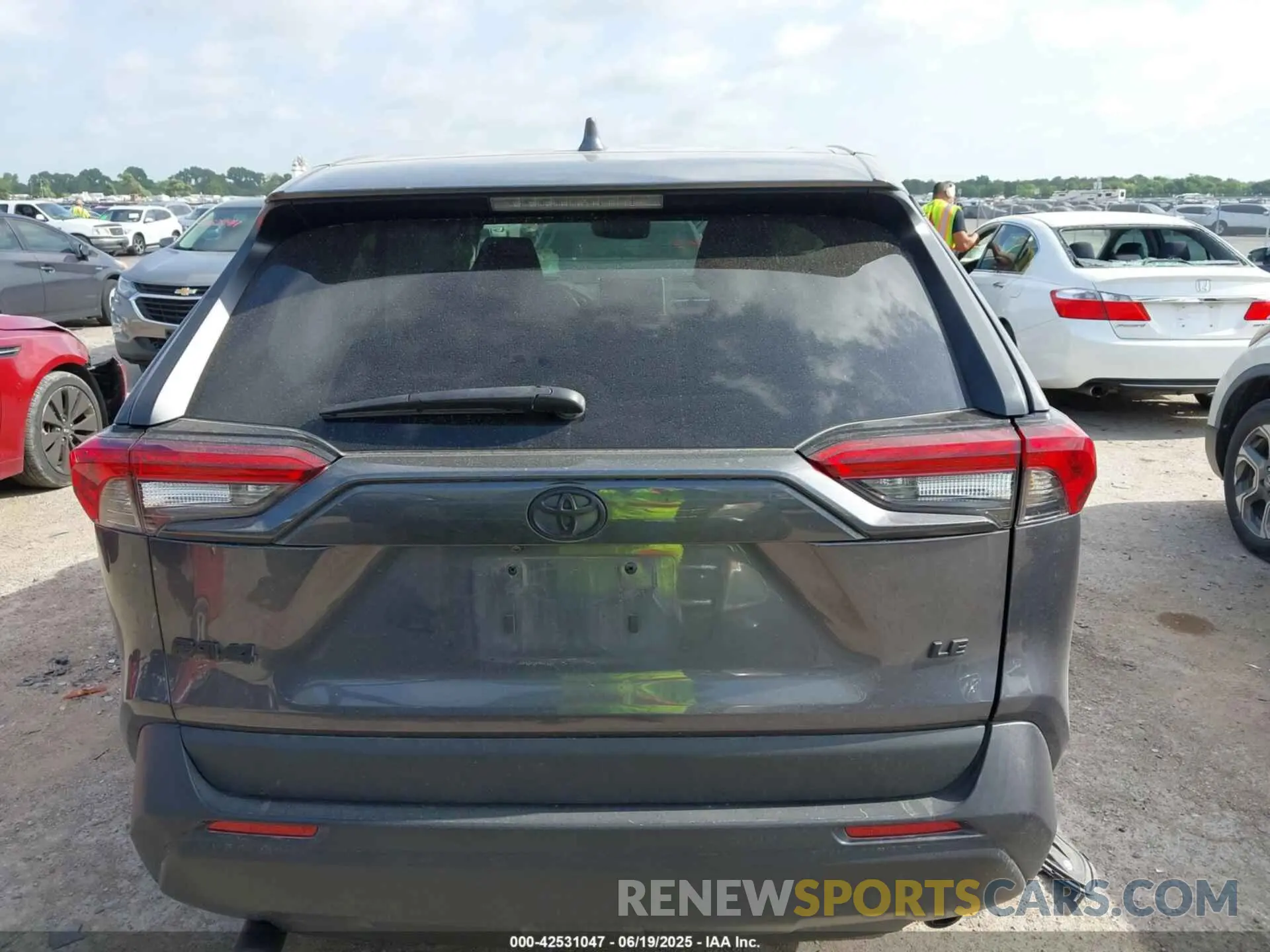 16 Photograph of a damaged car 2T3H1RFV9PW264489 TOYOTA RAV4 2023