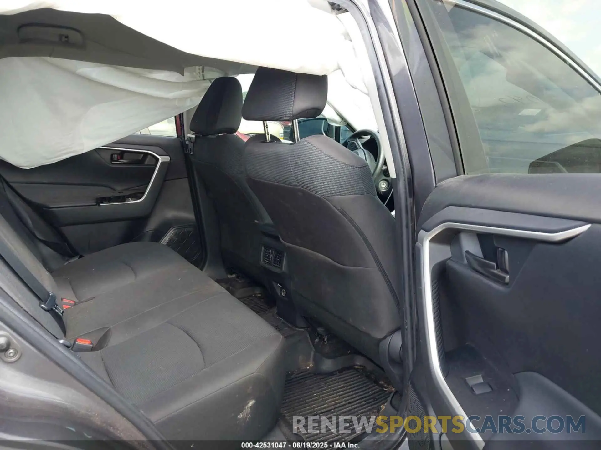 8 Photograph of a damaged car 2T3H1RFV9PW264489 TOYOTA RAV4 2023