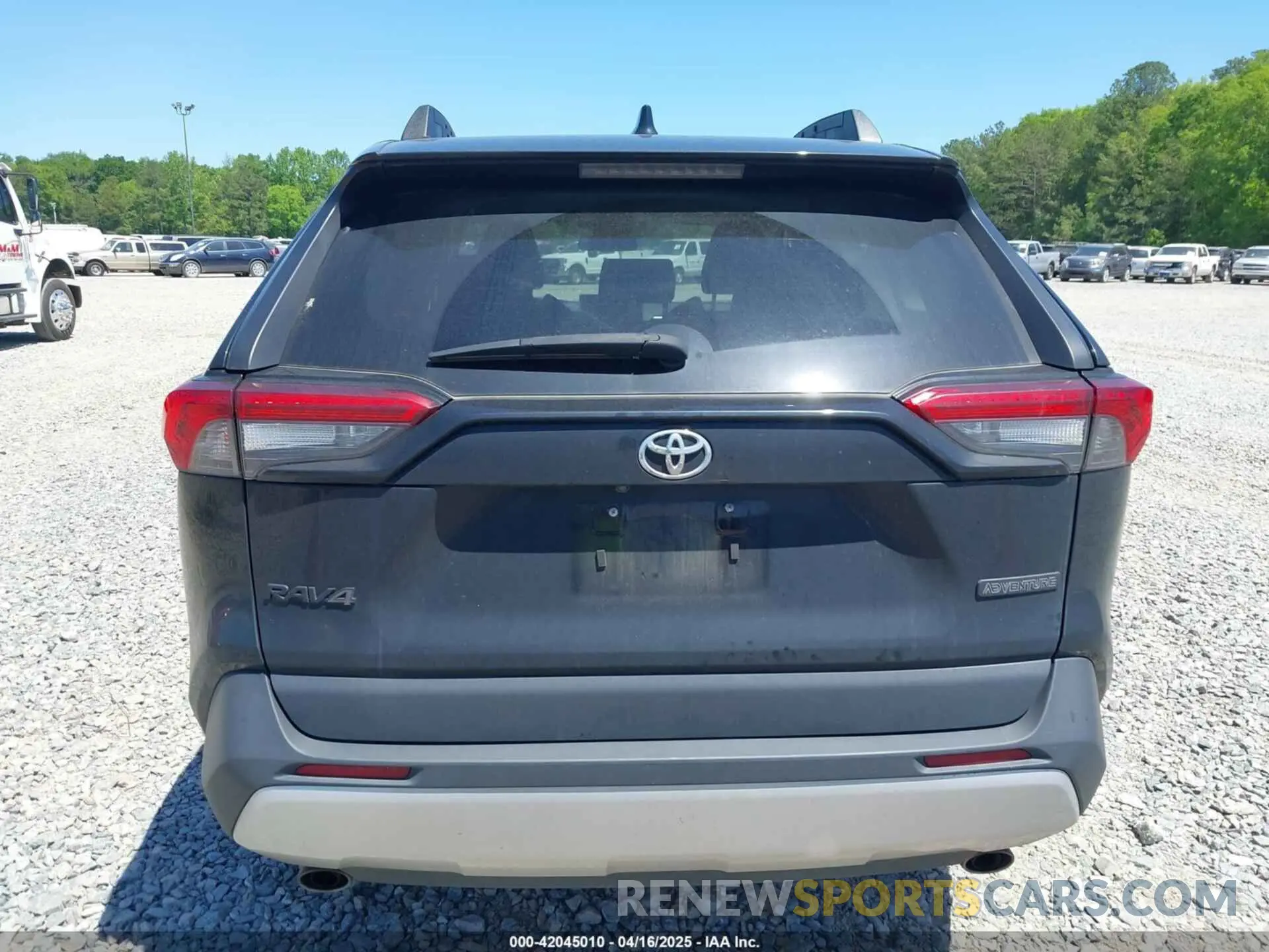 16 Photograph of a damaged car 2T3J1RFVXPW375604 TOYOTA RAV4 2023