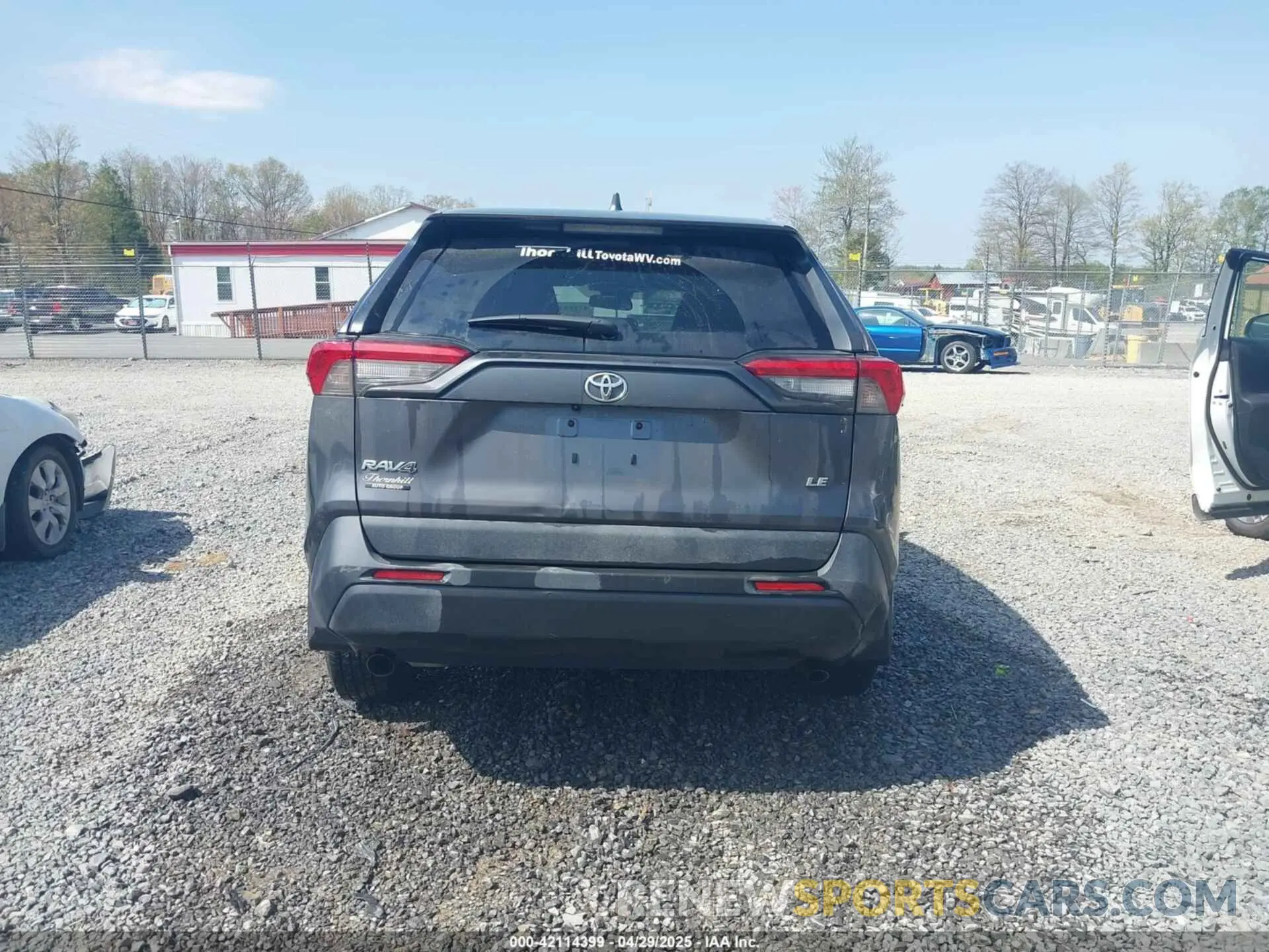 17 Photograph of a damaged car 2T3K1RFV3PC229485 TOYOTA RAV4 2023