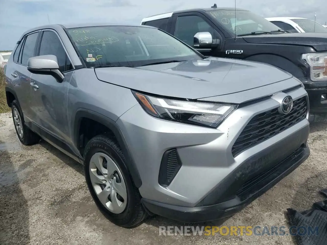4 Photograph of a damaged car 2T3K1RFV3PC239711 TOYOTA RAV4 2023