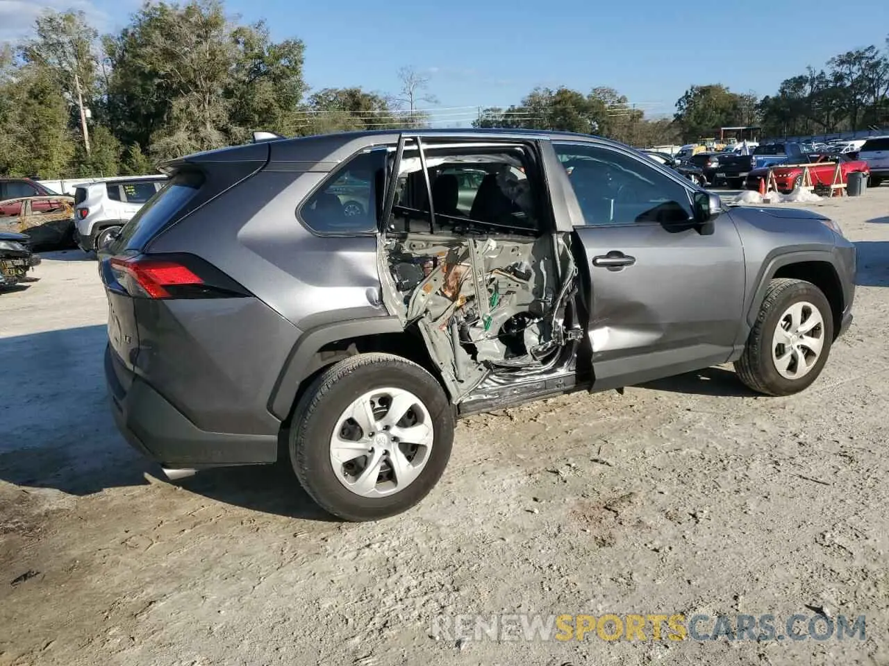 3 Фотография поврежденного автомобиля 2T3K1RFV8PC232074 TOYOTA RAV4 2023