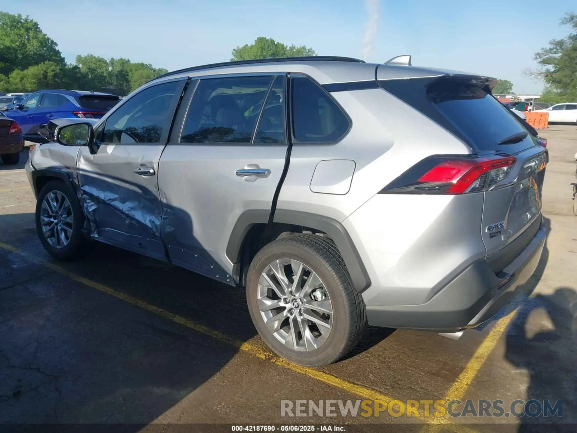 3 Photograph of a damaged car 2T3N1RFV1PC390107 TOYOTA RAV4 2023