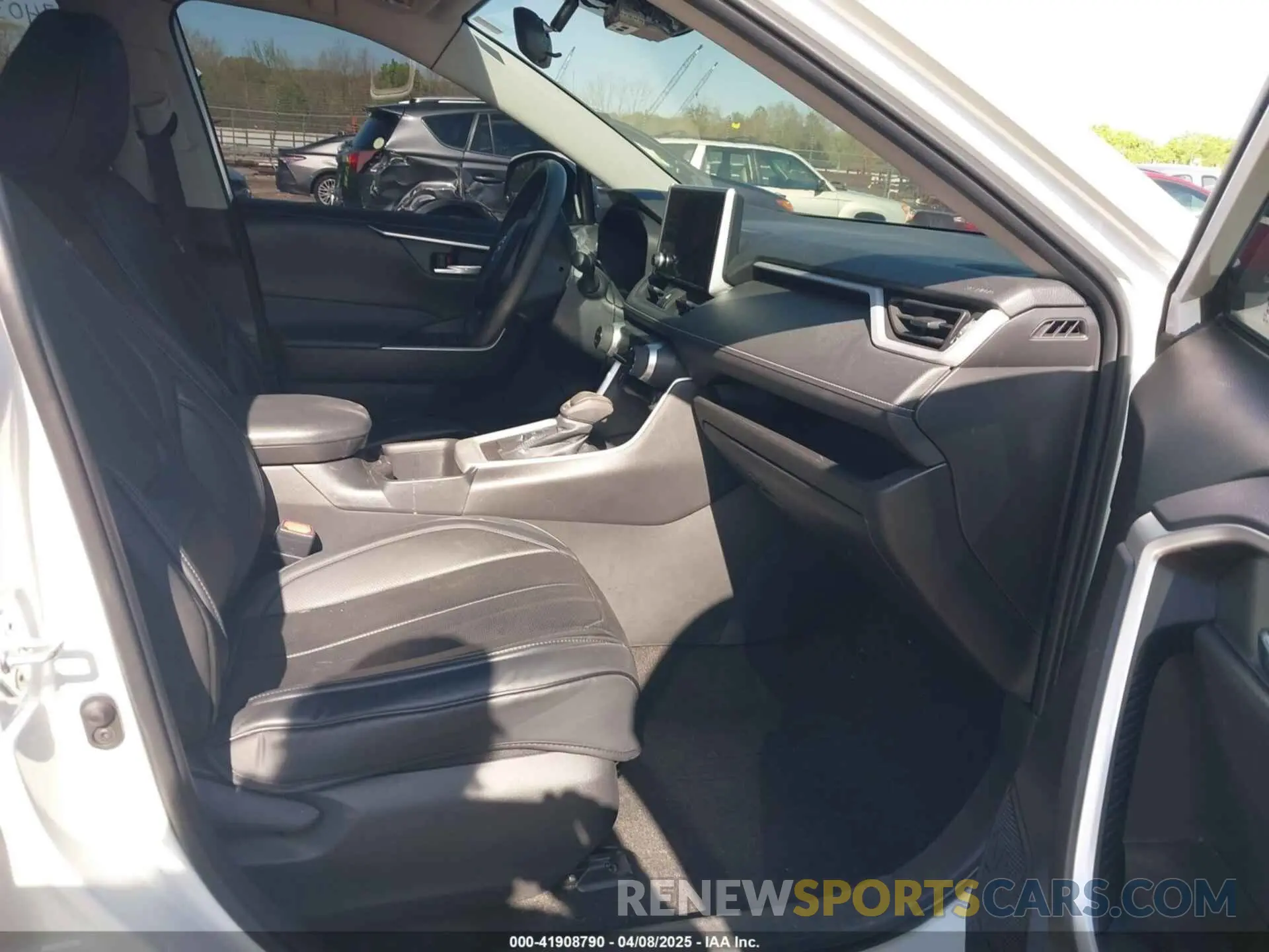 5 Фотография поврежденного автомобиля 2T3P1RFV0PC327363 TOYOTA RAV4 2023