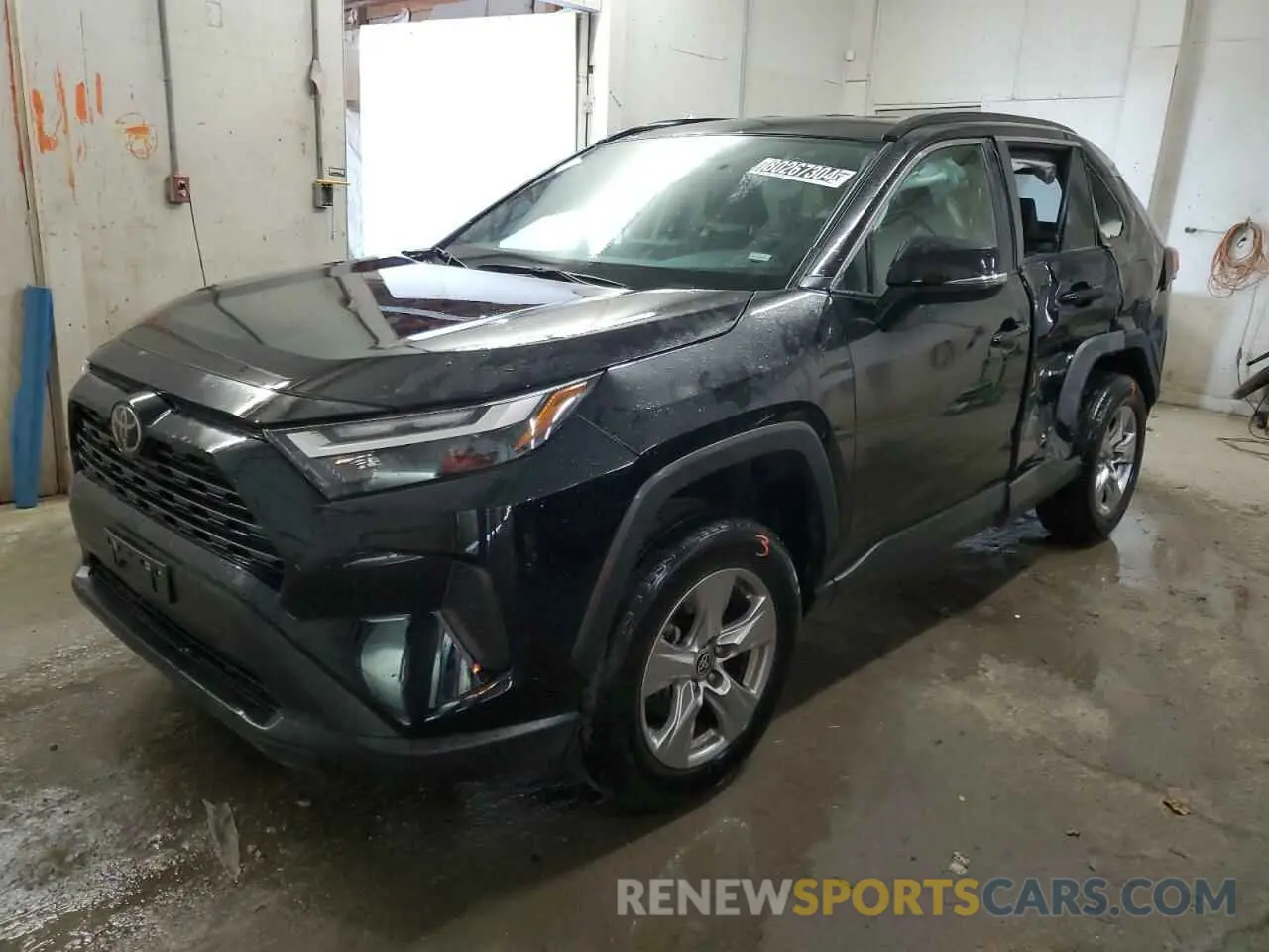 1 Photograph of a damaged car 2T3P1RFV0PW390932 TOYOTA RAV4 2023