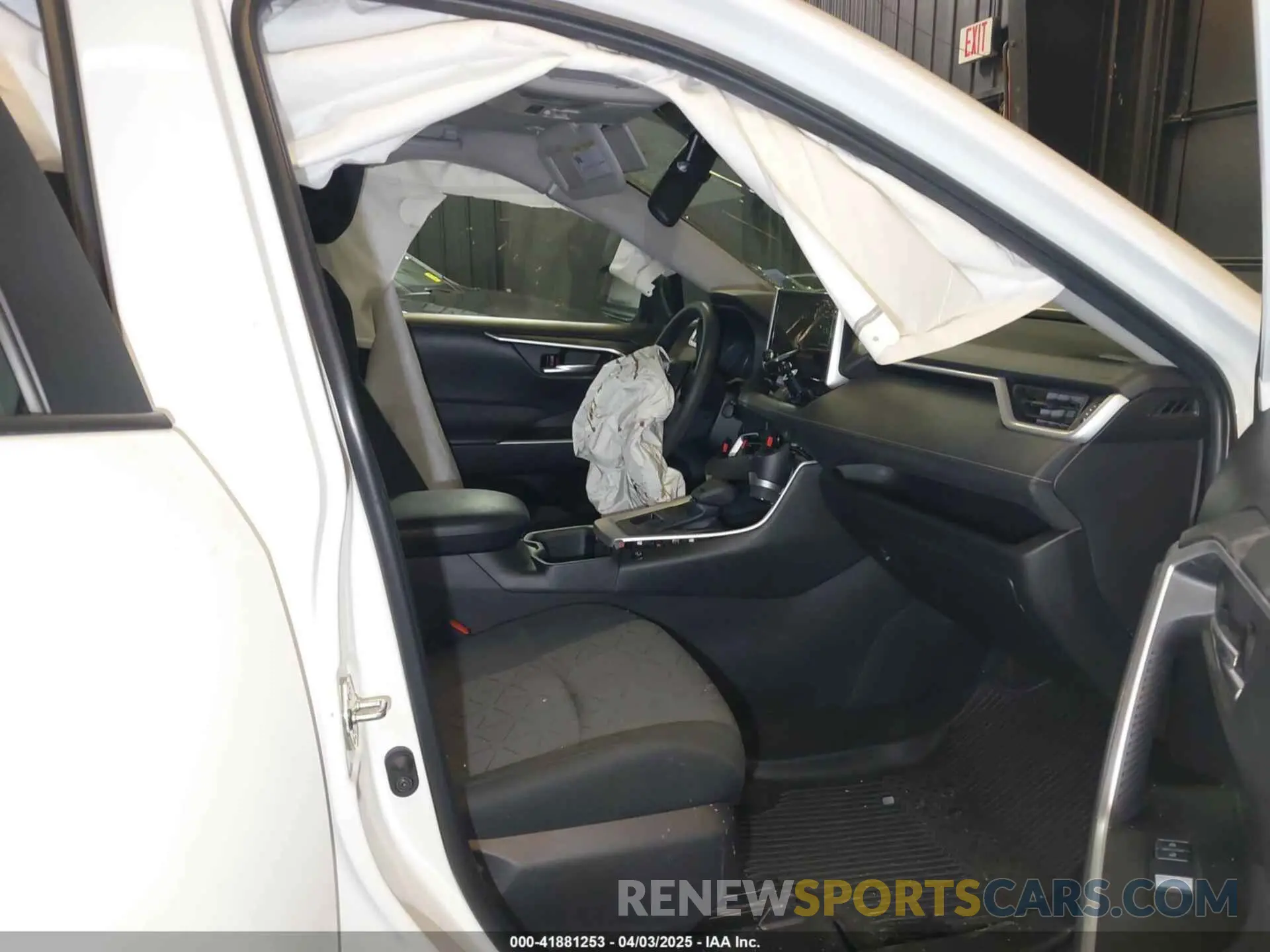 5 Photograph of a damaged car 2T3P1RFV2PC327316 TOYOTA RAV4 2023
