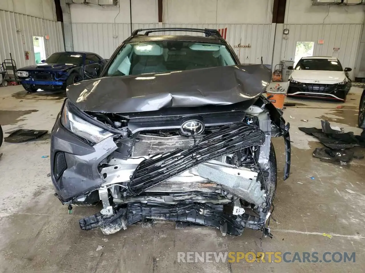 5 Photograph of a damaged car 2T3P1RFV3PW334306 TOYOTA RAV4 2023