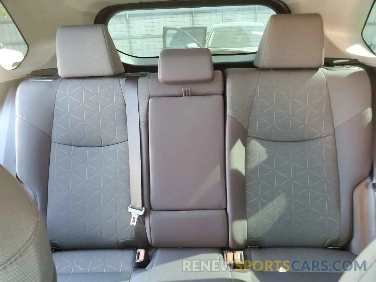 10 Photograph of a damaged car 2T3P1RFV5PC373660 TOYOTA RAV4 2023