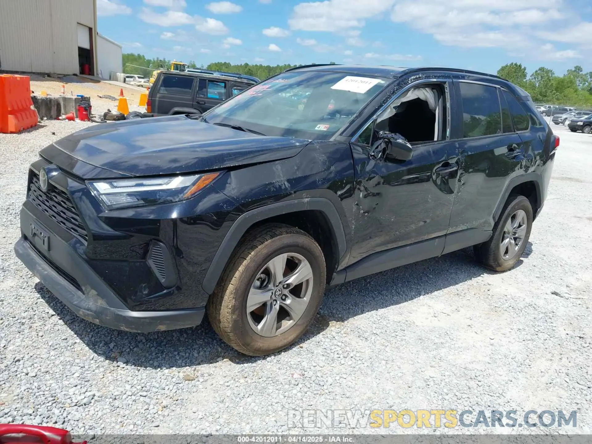 2 Photograph of a damaged car 2T3P1RFV5PW365363 TOYOTA RAV4 2023
