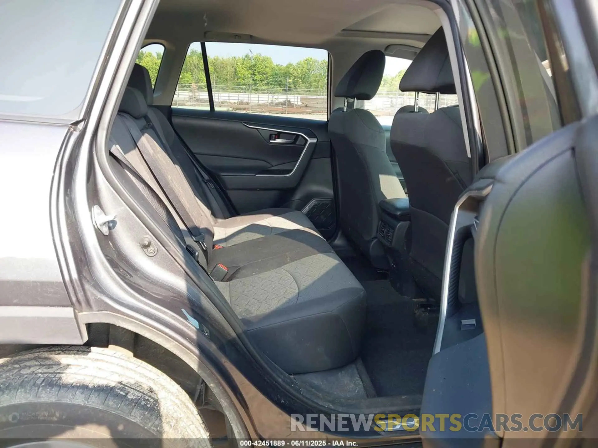 8 Фотография поврежденного автомобиля 2T3P1RFV6PW399716 TOYOTA RAV4 2023
