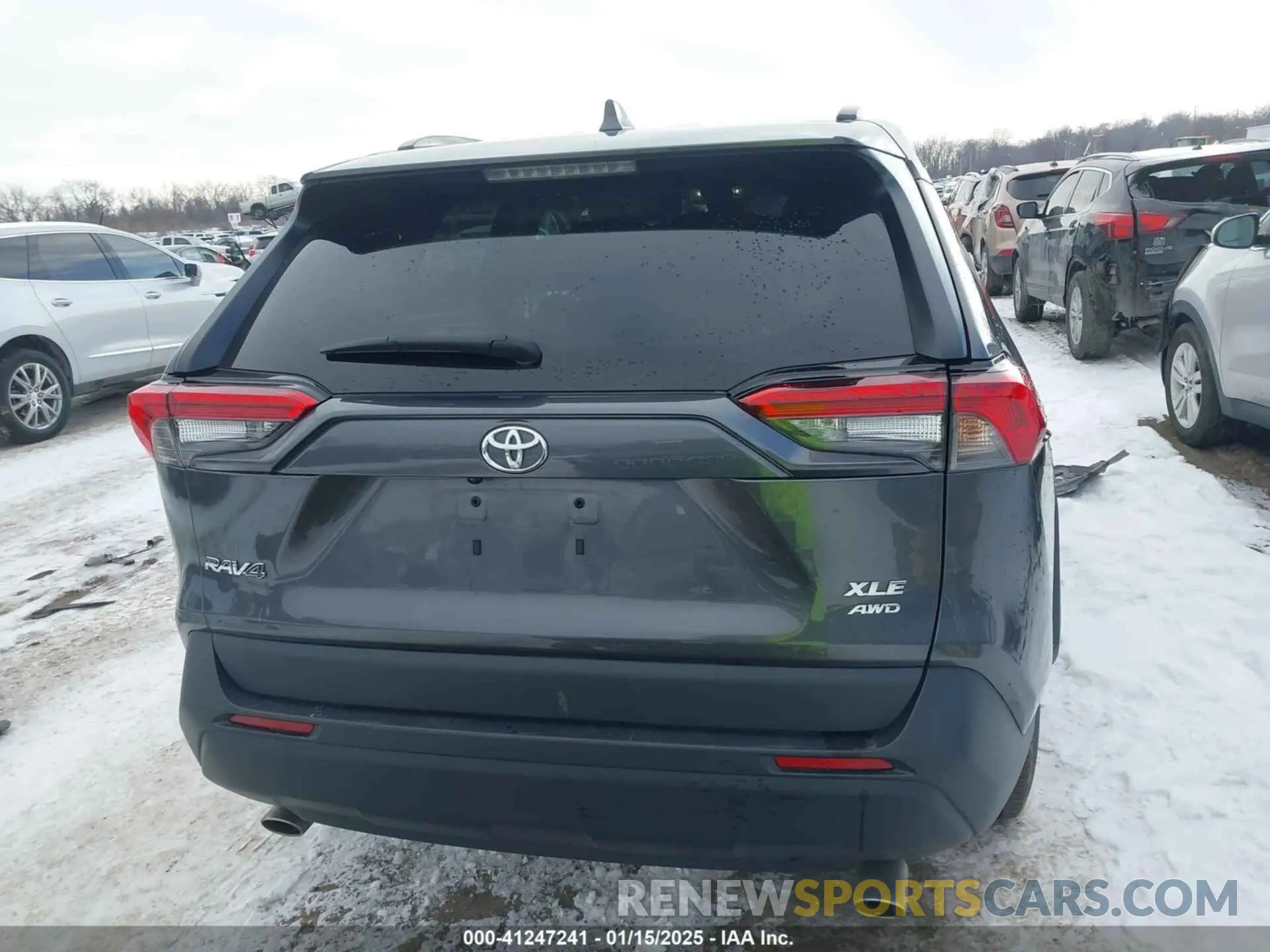 17 Photograph of a damaged car 2T3P1RFV7PC356004 TOYOTA RAV4 2023