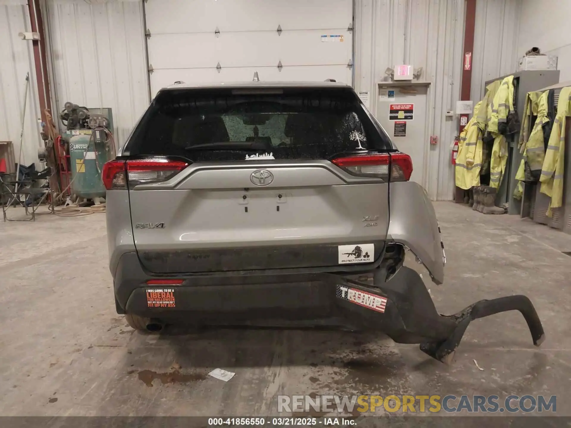 16 Photograph of a damaged car 2T3P1RFV7PW398770 TOYOTA RAV4 2023