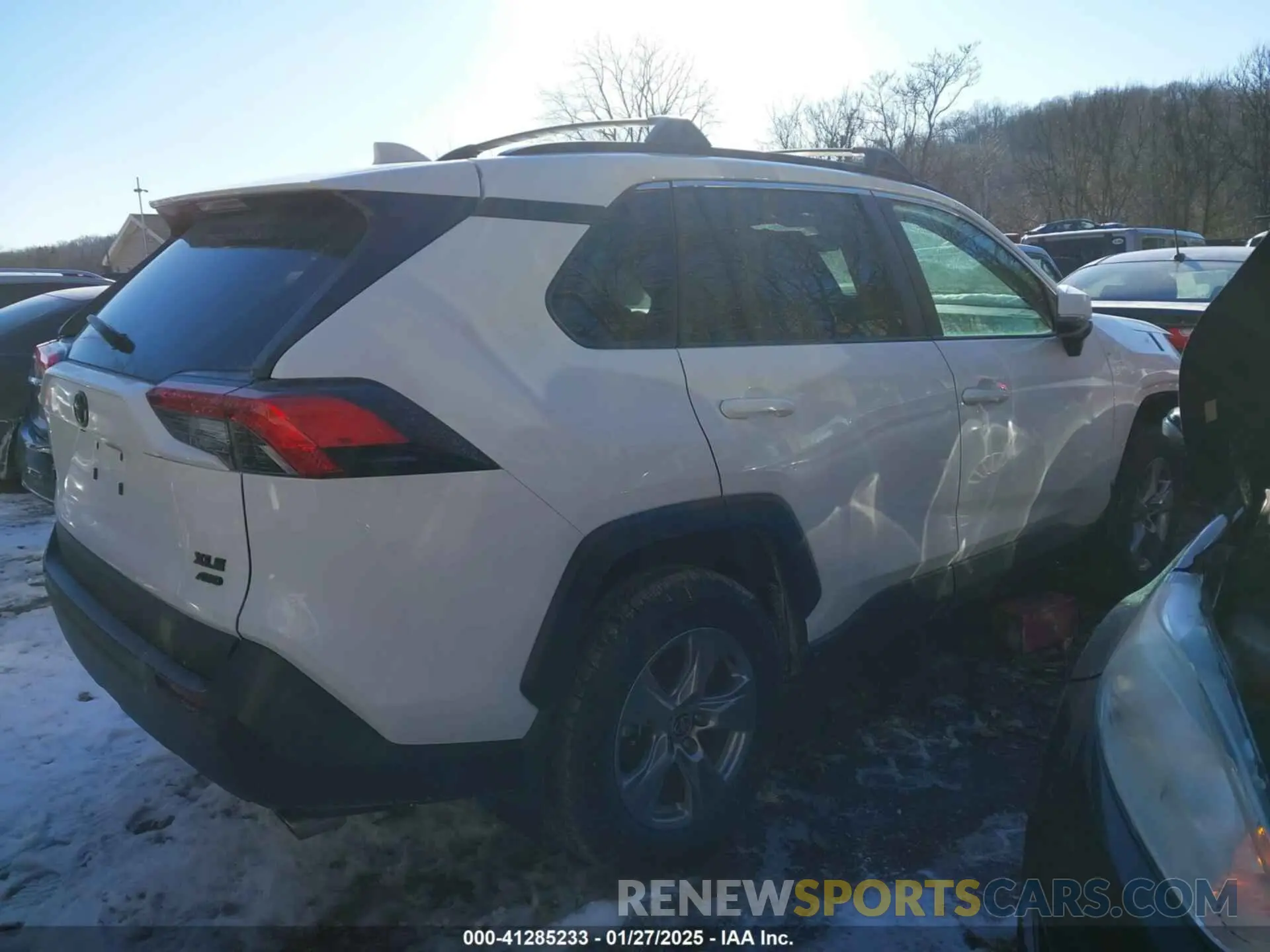 4 Photograph of a damaged car 2T3P1RFV8PW336469 TOYOTA RAV4 2023