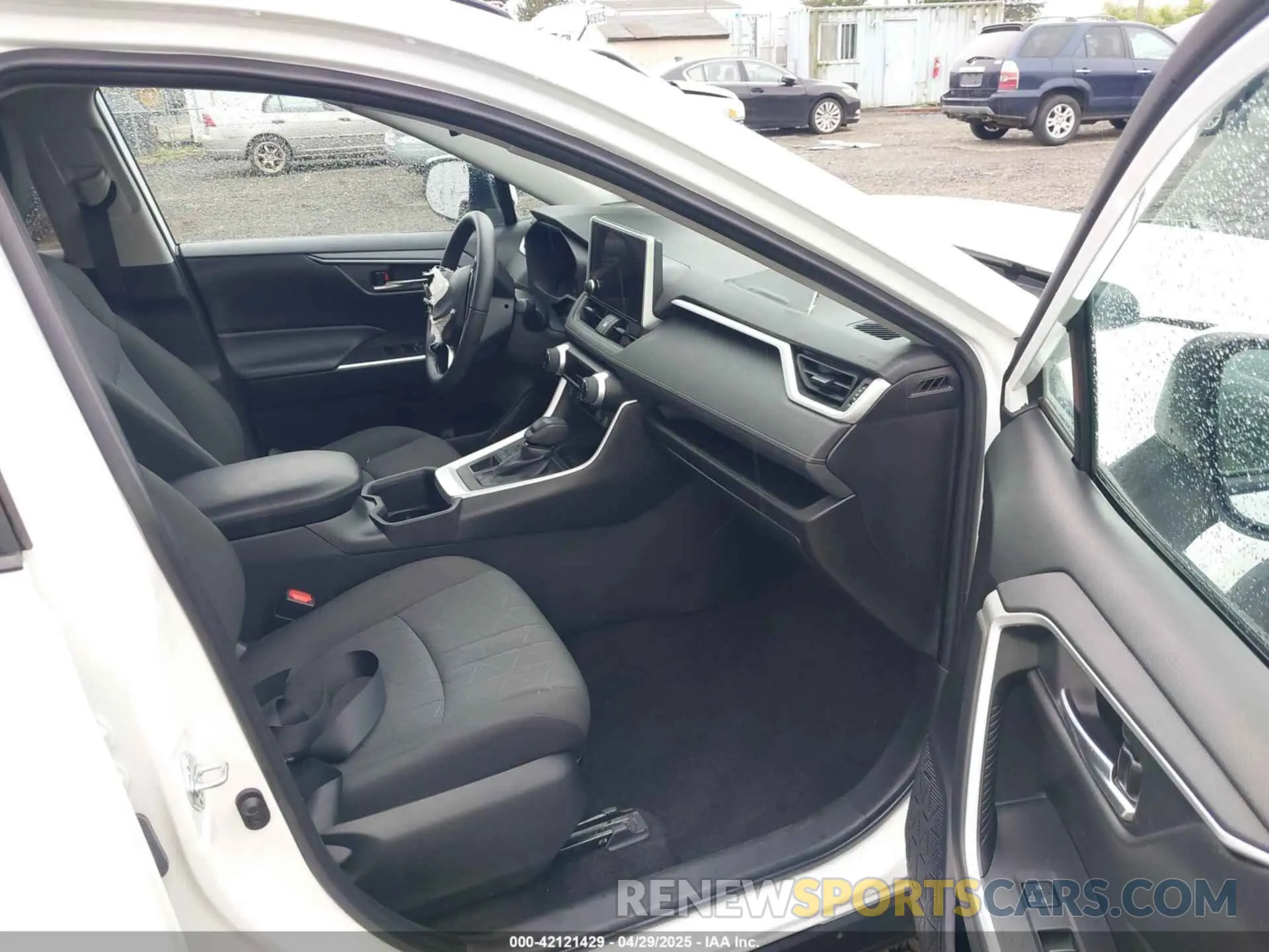 5 Фотография поврежденного автомобиля 2T3P1RFV8PW345799 TOYOTA RAV4 2023