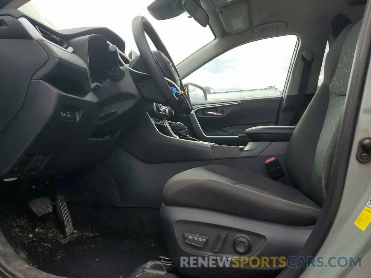 7 Photograph of a damaged car 2T3P1RFV8PW357788 TOYOTA RAV4 2023