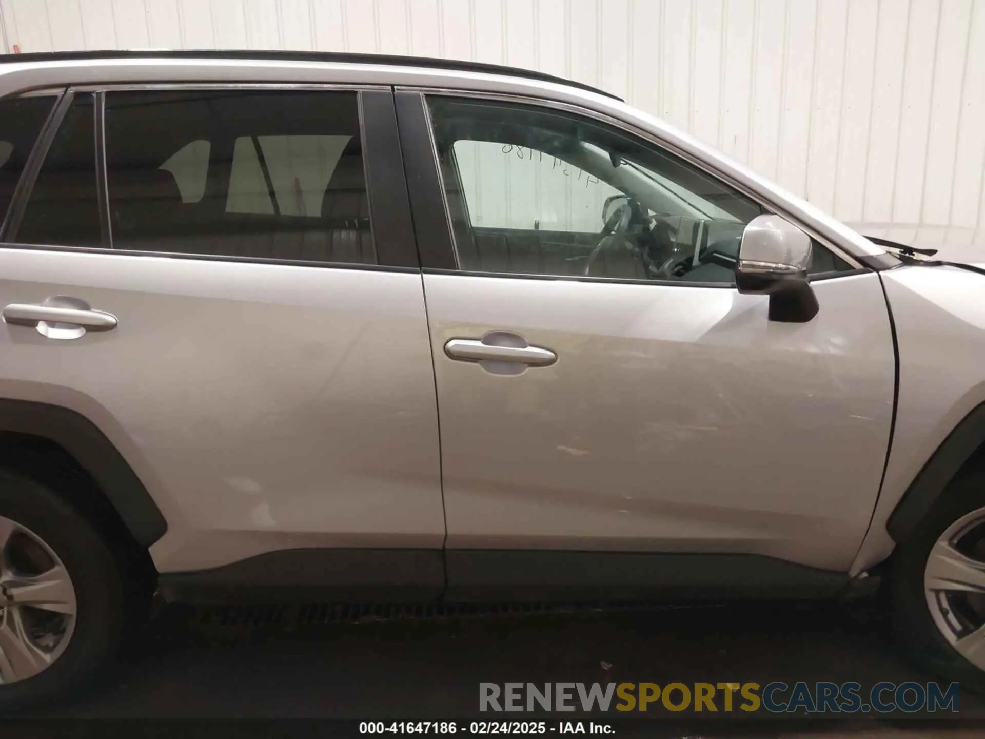 14 Фотография поврежденного автомобиля 2T3P1RFV9PC327717 TOYOTA RAV4 2023