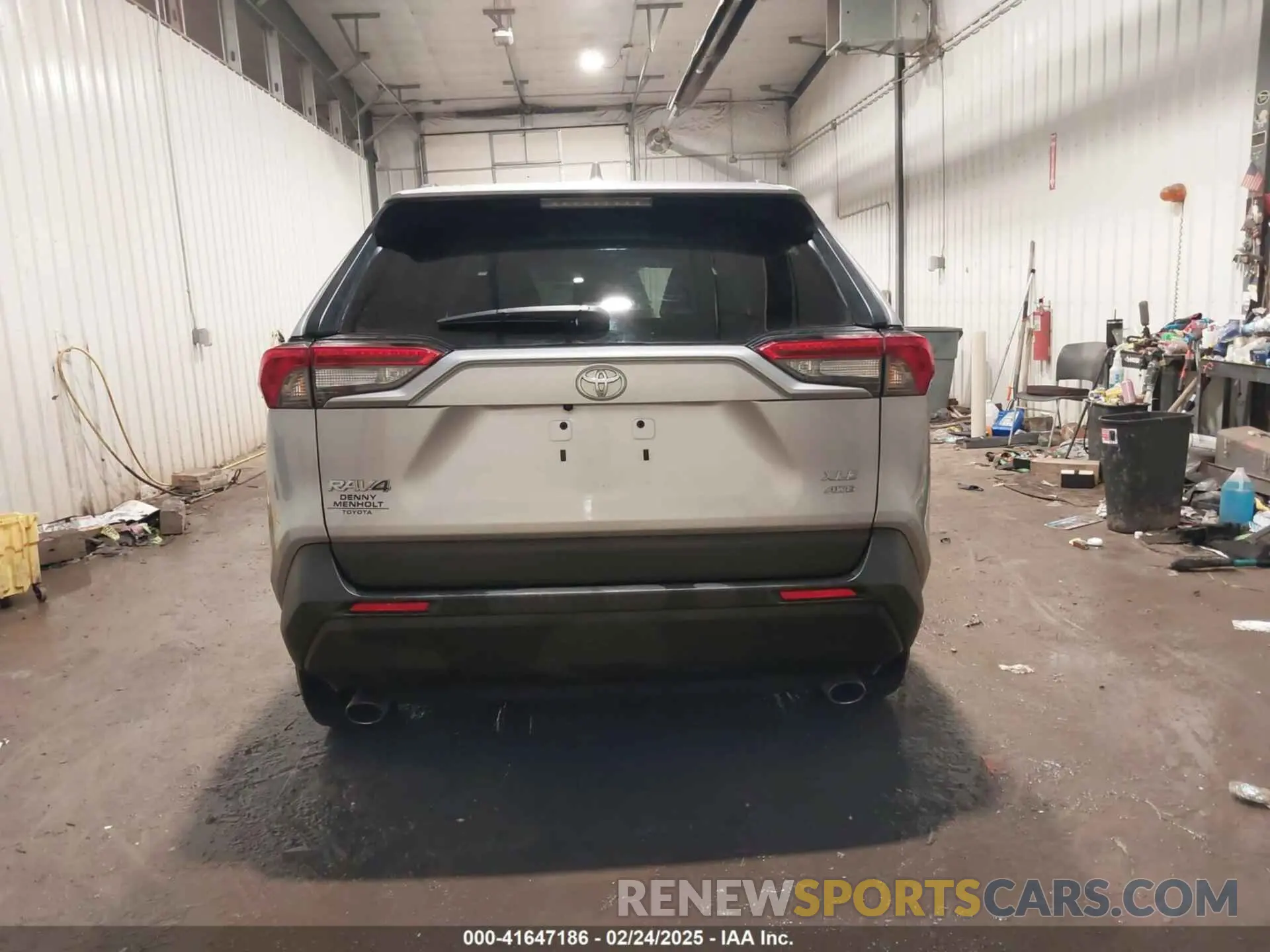 17 Фотография поврежденного автомобиля 2T3P1RFV9PC327717 TOYOTA RAV4 2023