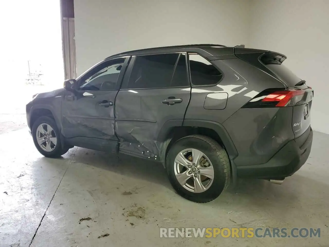 2 Фотография поврежденного автомобиля 2T3P1RFV9PC338278 TOYOTA RAV4 2023