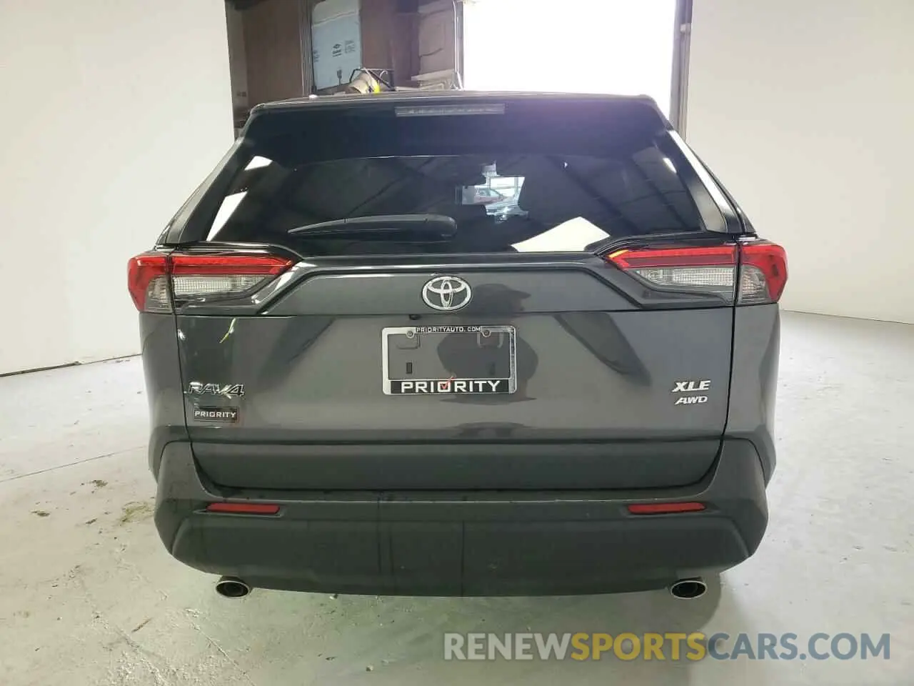 6 Фотография поврежденного автомобиля 2T3P1RFV9PC338278 TOYOTA RAV4 2023