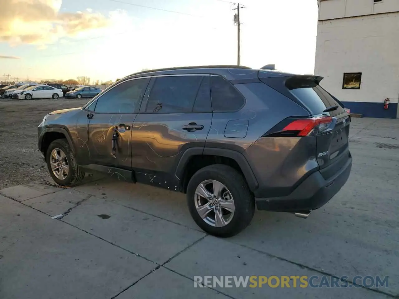 2 Фотография поврежденного автомобиля 2T3P1RFV9PC364427 TOYOTA RAV4 2023