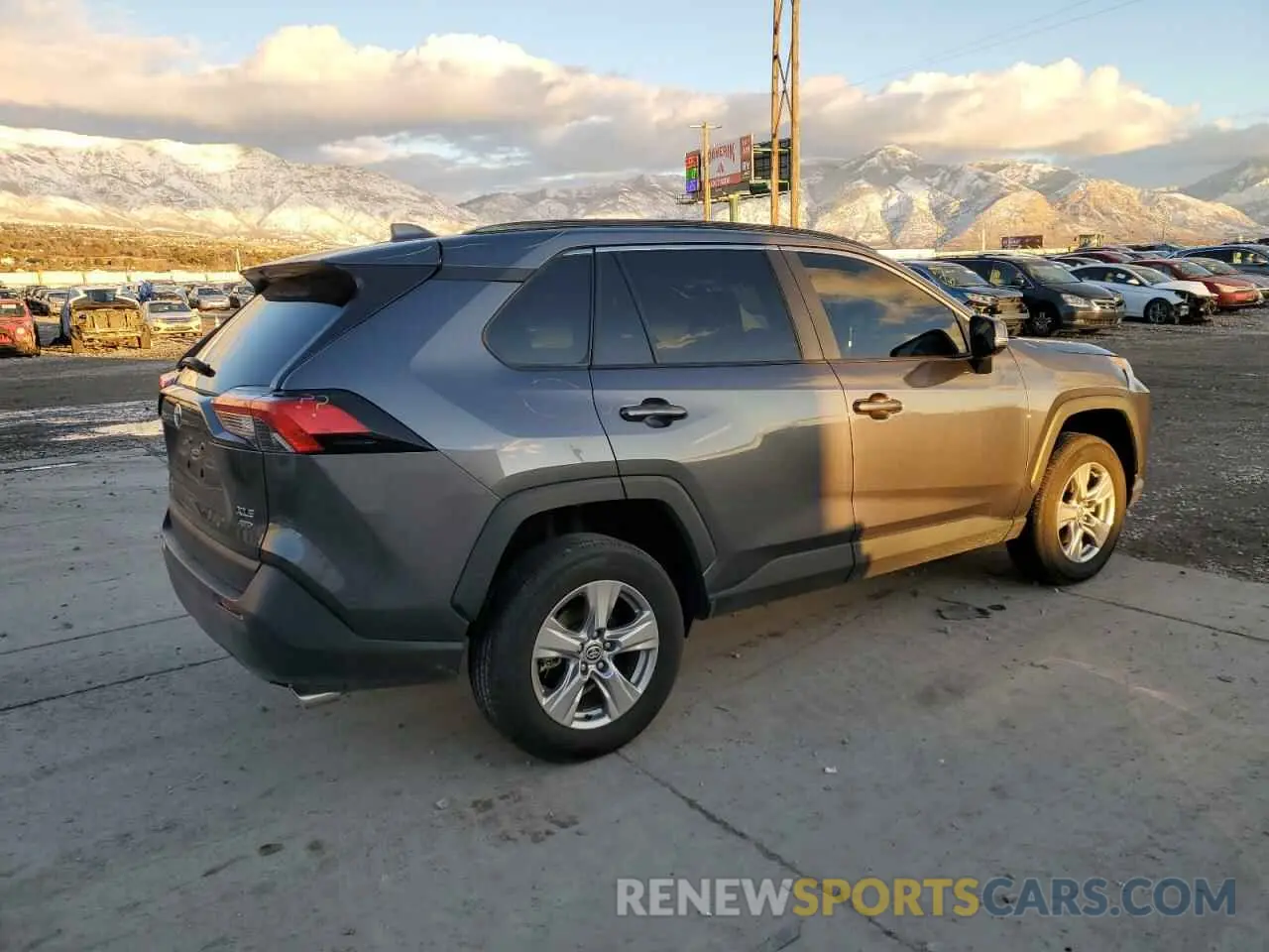 3 Фотография поврежденного автомобиля 2T3P1RFV9PC364427 TOYOTA RAV4 2023