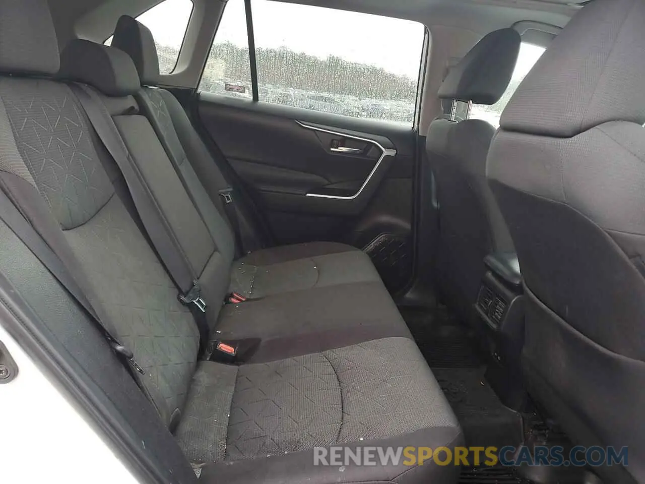 11 Photograph of a damaged car 2T3P1RFV9PW335895 TOYOTA RAV4 2023