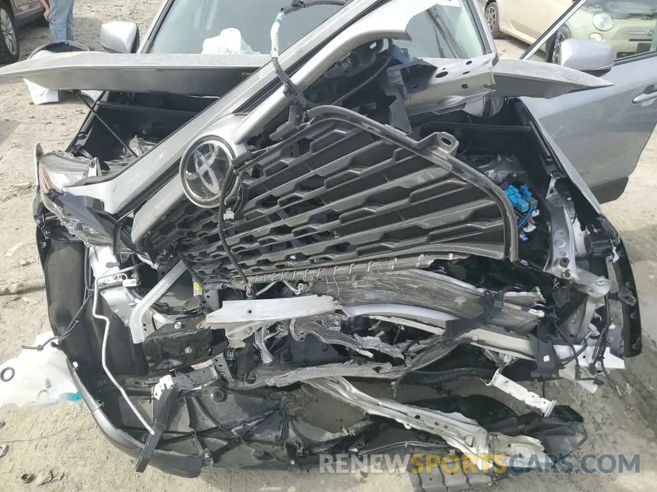 13 Photograph of a damaged car 2T3P1RFV9PW367567 TOYOTA RAV4 2023