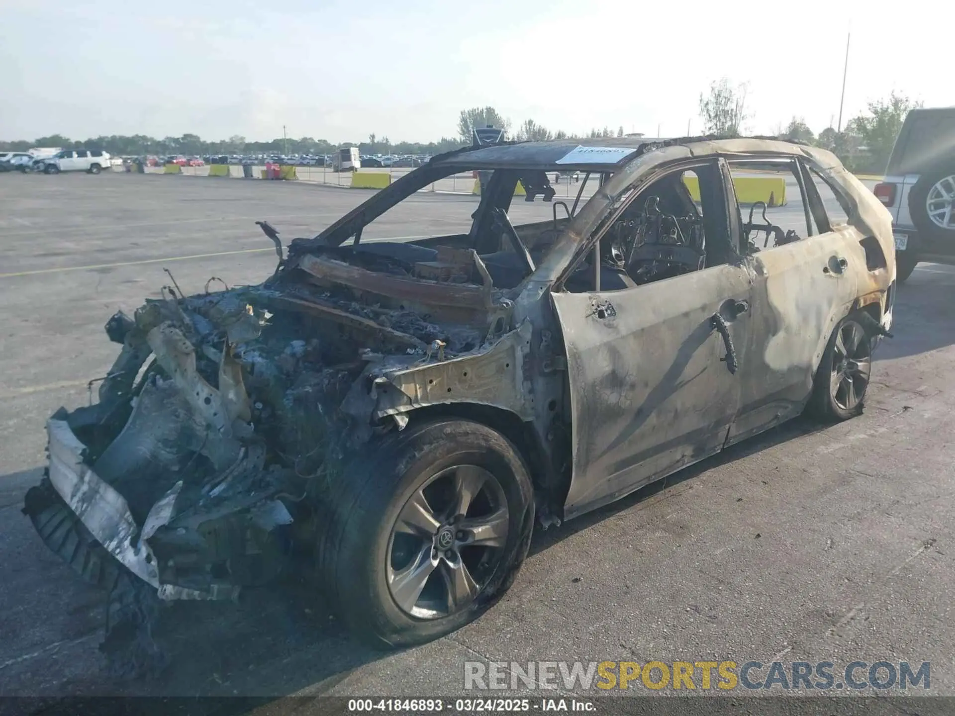 2 Photograph of a damaged car 2T3P1RFV9PW380450 TOYOTA RAV4 2023