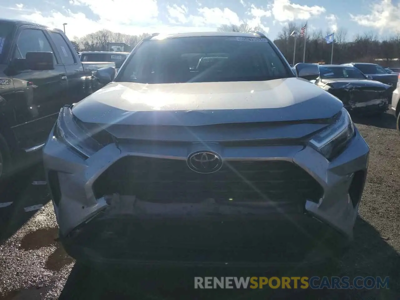 5 Photograph of a damaged car 2T3P1RFVXPW385219 TOYOTA RAV4 2023