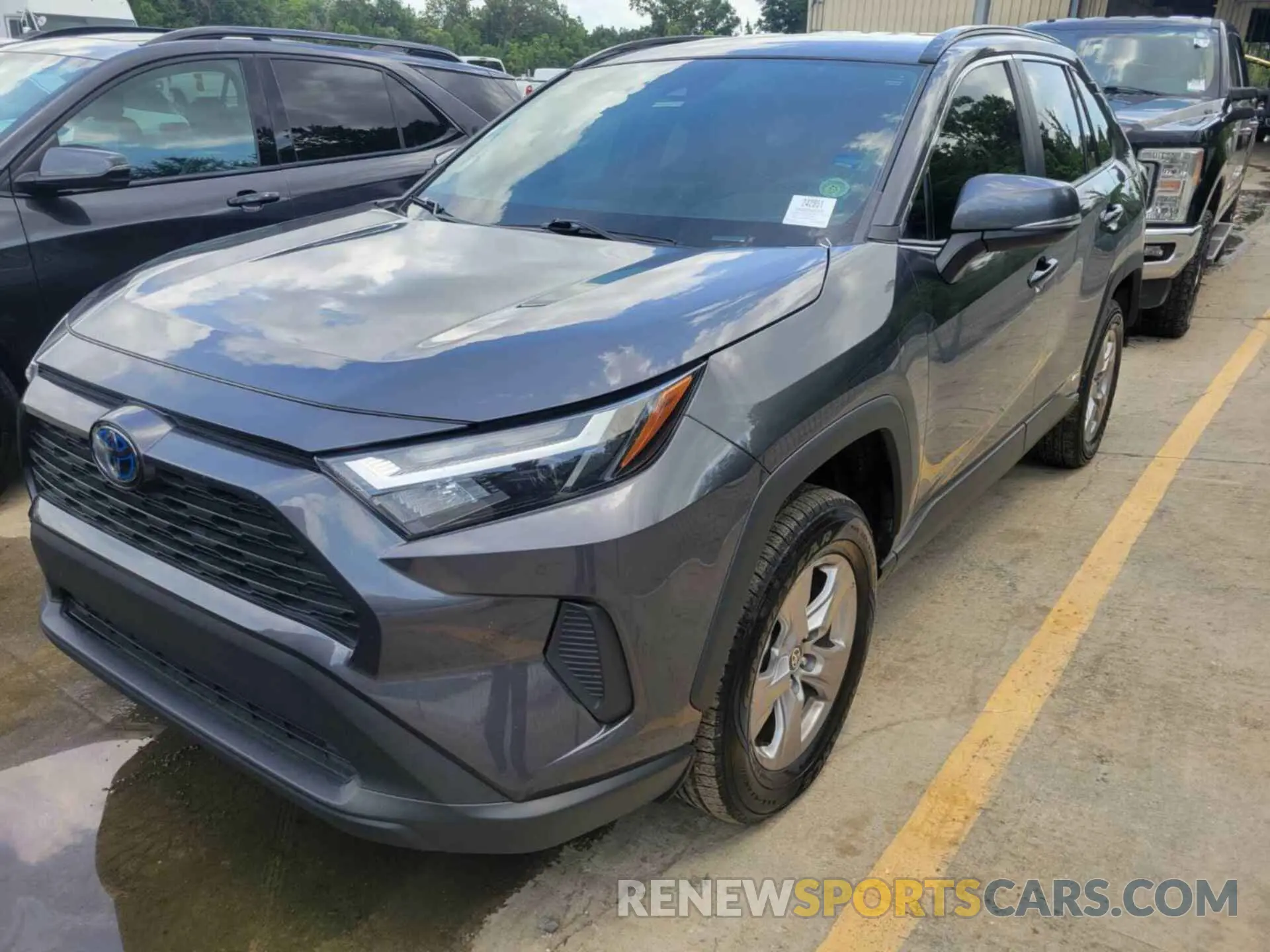 17 Photograph of a damaged car 2T3RWRFV4PW172048 TOYOTA RAV4 2023