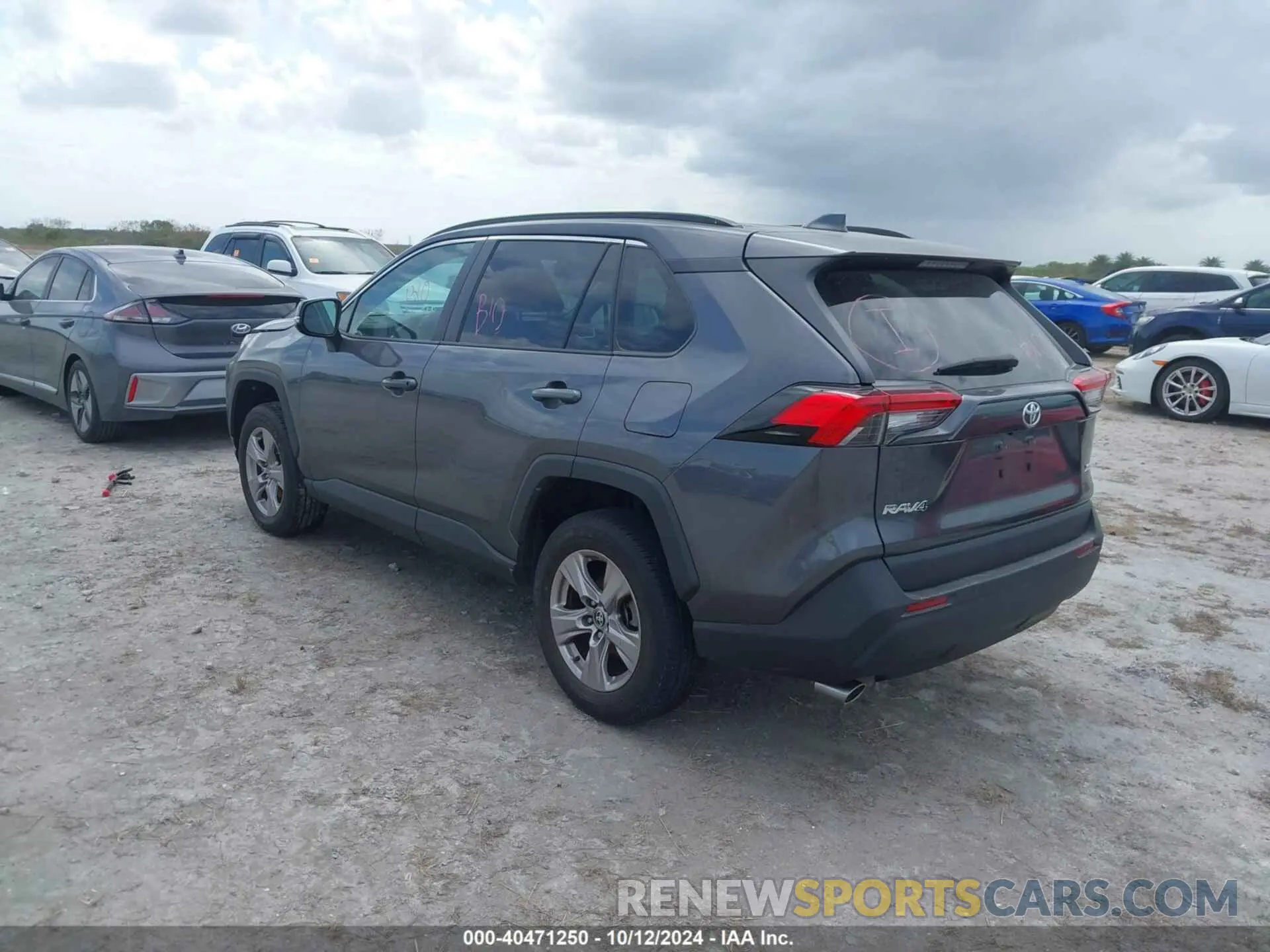 3 Photograph of a damaged car 2T3W1RFV1PC223976 TOYOTA RAV4 2023