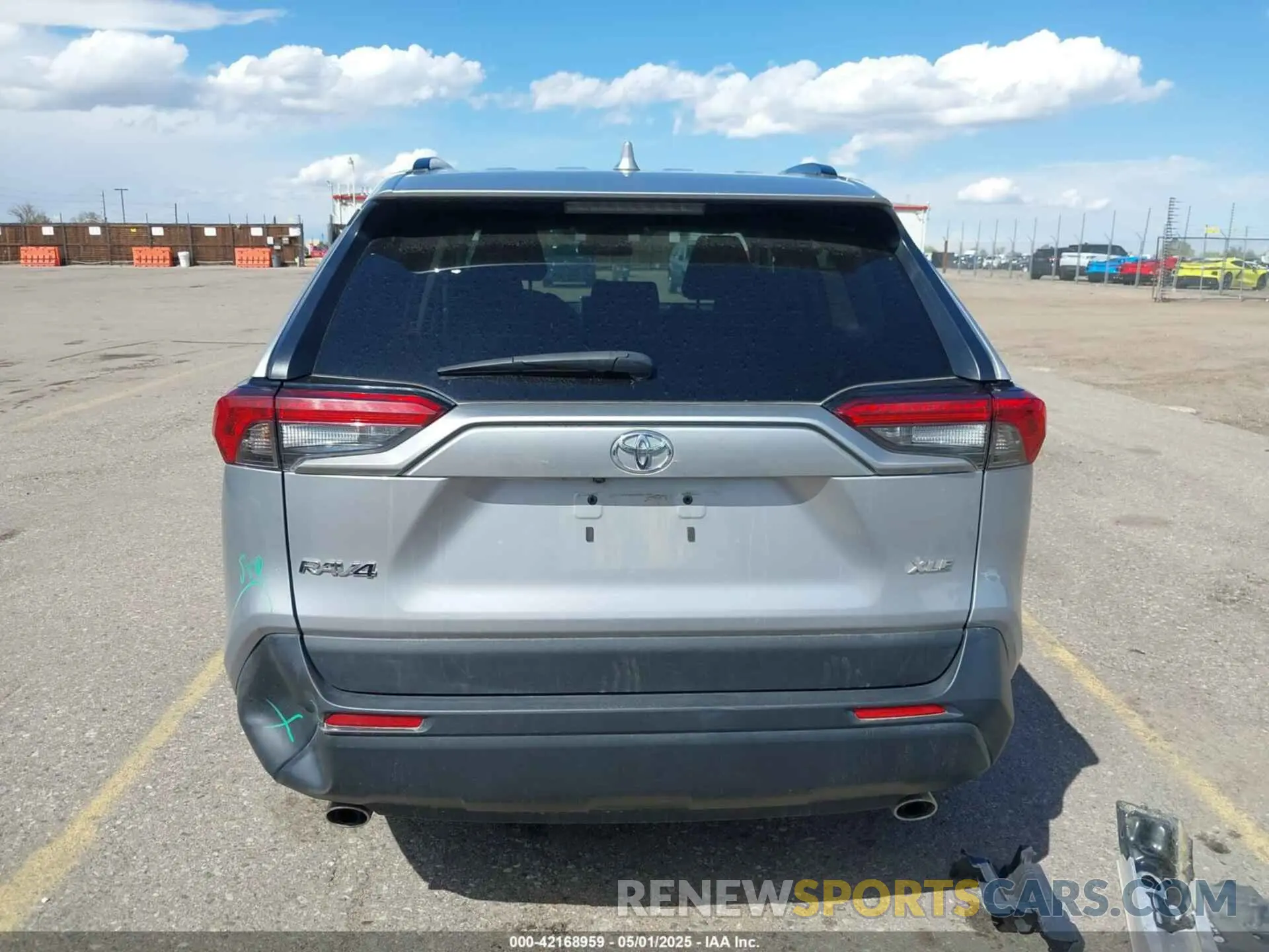 17 Фотография поврежденного автомобиля 2T3W1RFV2PW279617 TOYOTA RAV4 2023