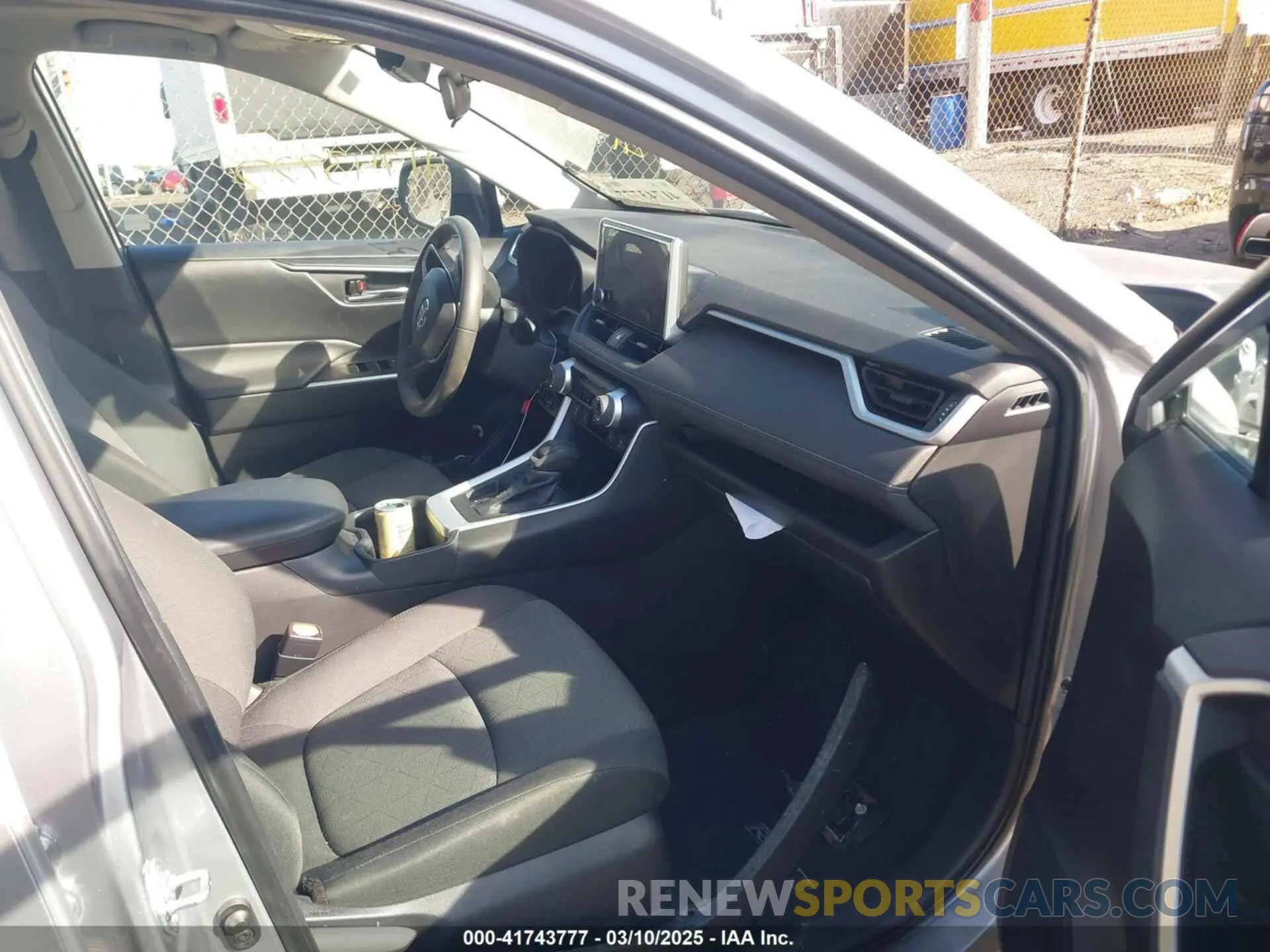 5 Photograph of a damaged car 2T3W1RFV4PC218612 TOYOTA RAV4 2023