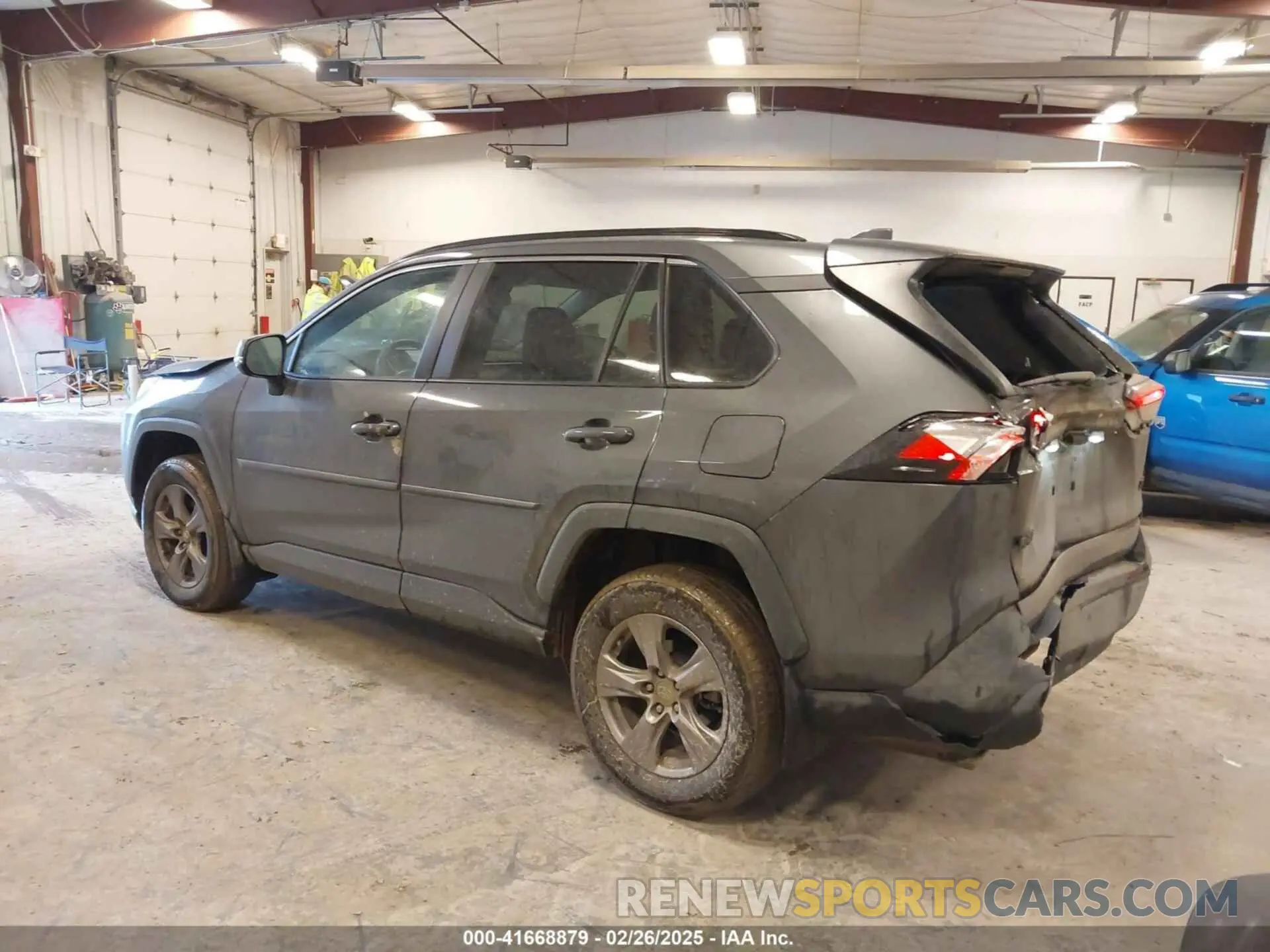 3 Фотография поврежденного автомобиля 2T3W1RFV4PW295950 TOYOTA RAV4 2023