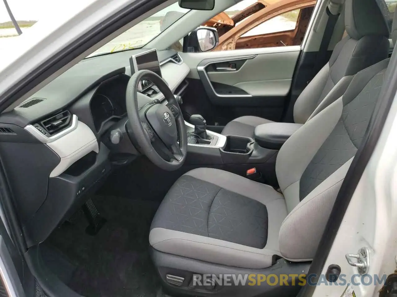 7 Фотография поврежденного автомобиля 2T3W1RFV5PW293835 TOYOTA RAV4 2023