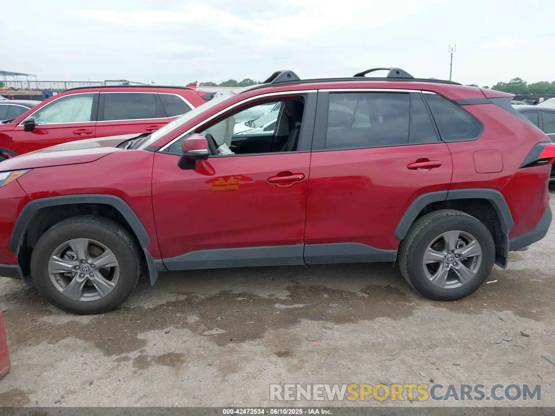 14 Photograph of a damaged car 2T3W1RFV9PW295510 TOYOTA RAV4 2023