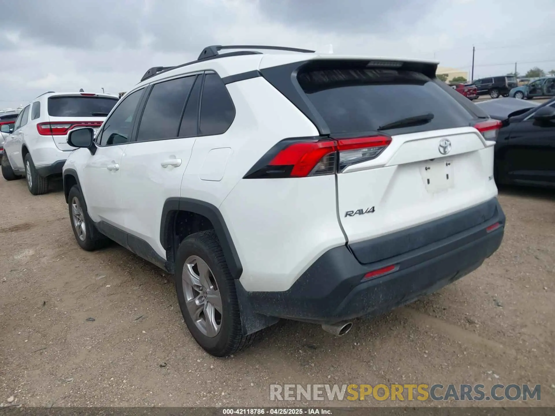 3 Фотография поврежденного автомобиля 2T3W1RFVXPC216590 TOYOTA RAV4 2023