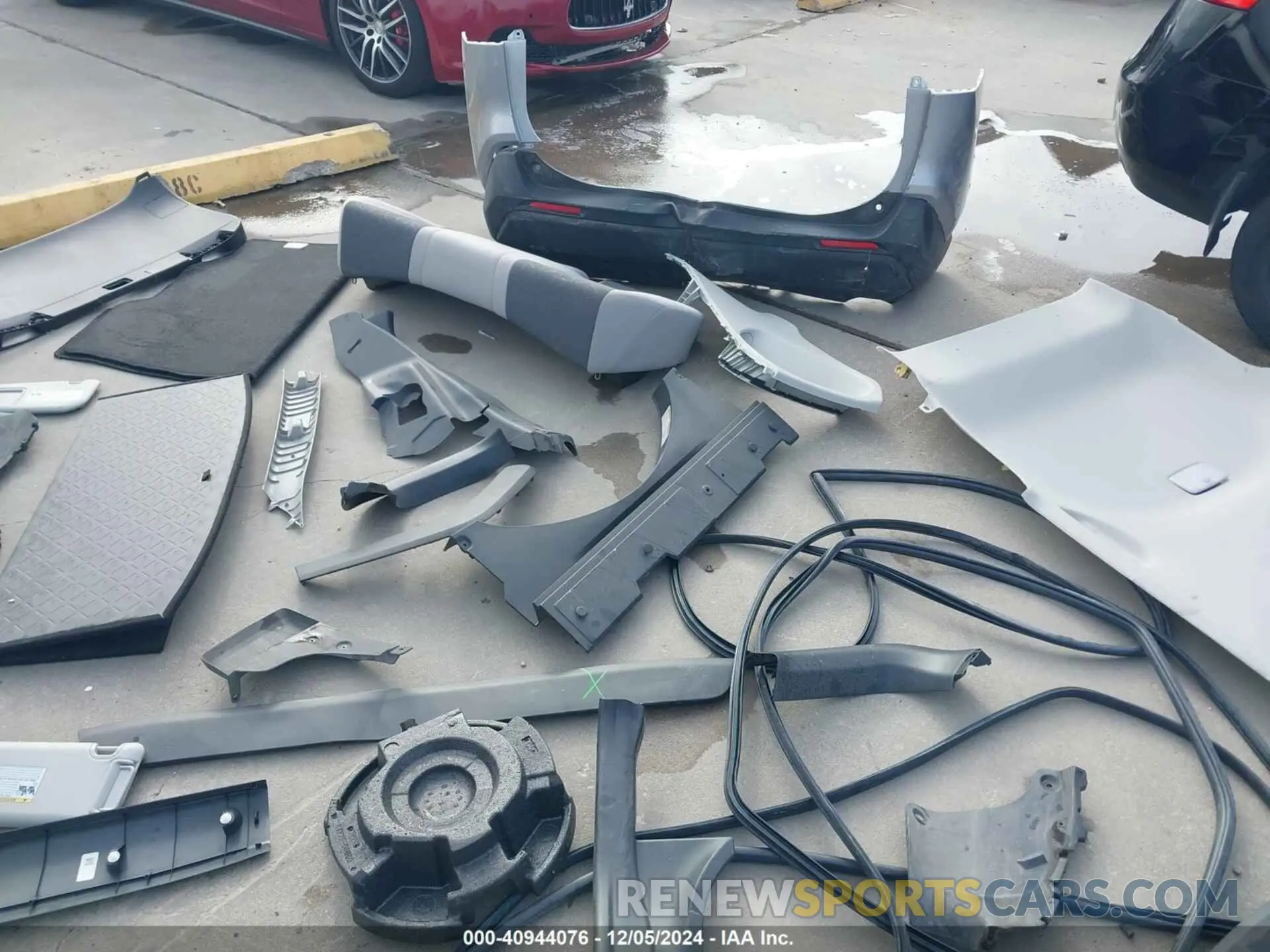 19 Photograph of a damaged car 2T3W1RFVXPC234720 TOYOTA RAV4 2023