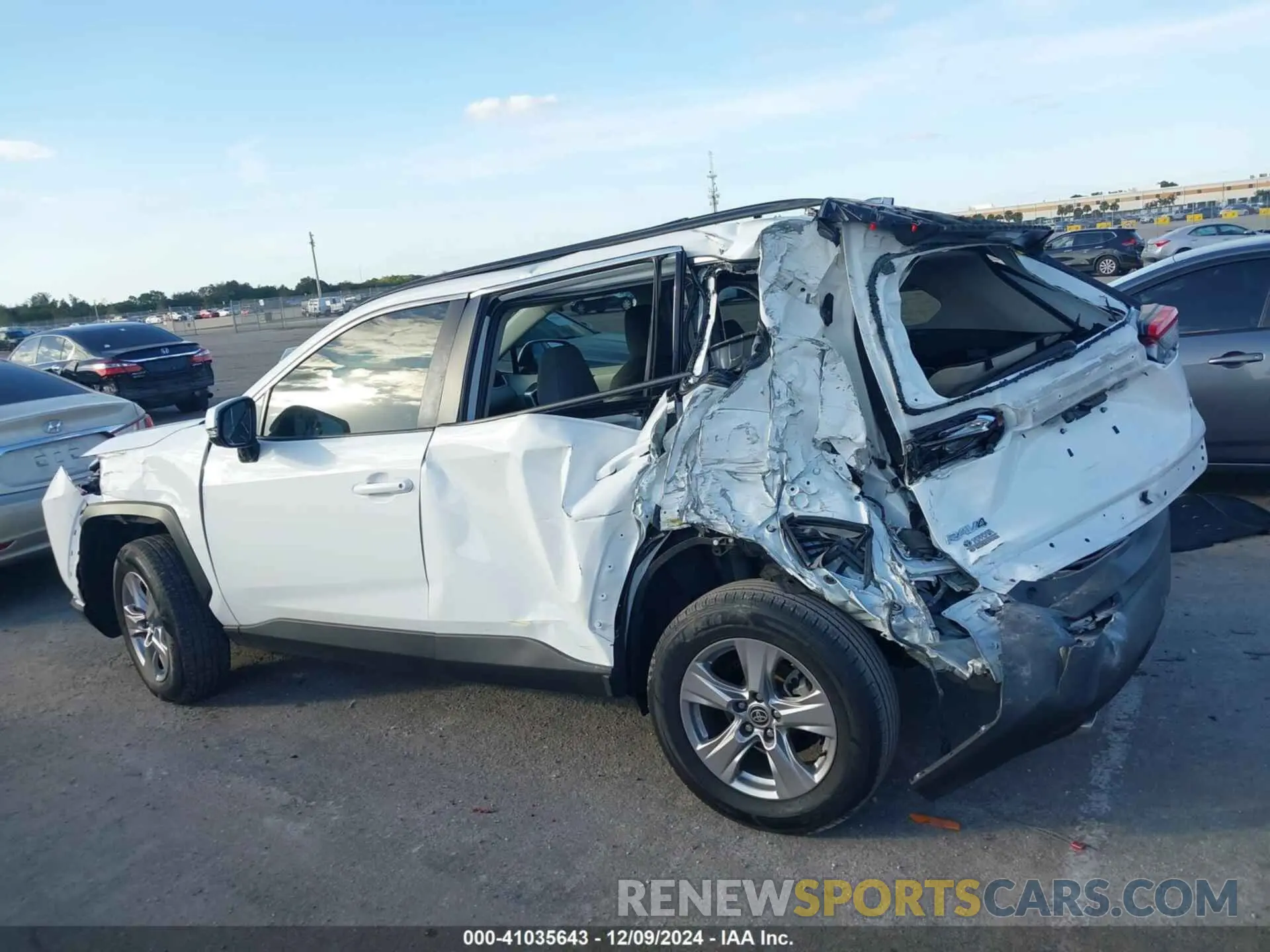 15 Photograph of a damaged car 2T3W1RFVXPW250799 TOYOTA RAV4 2023