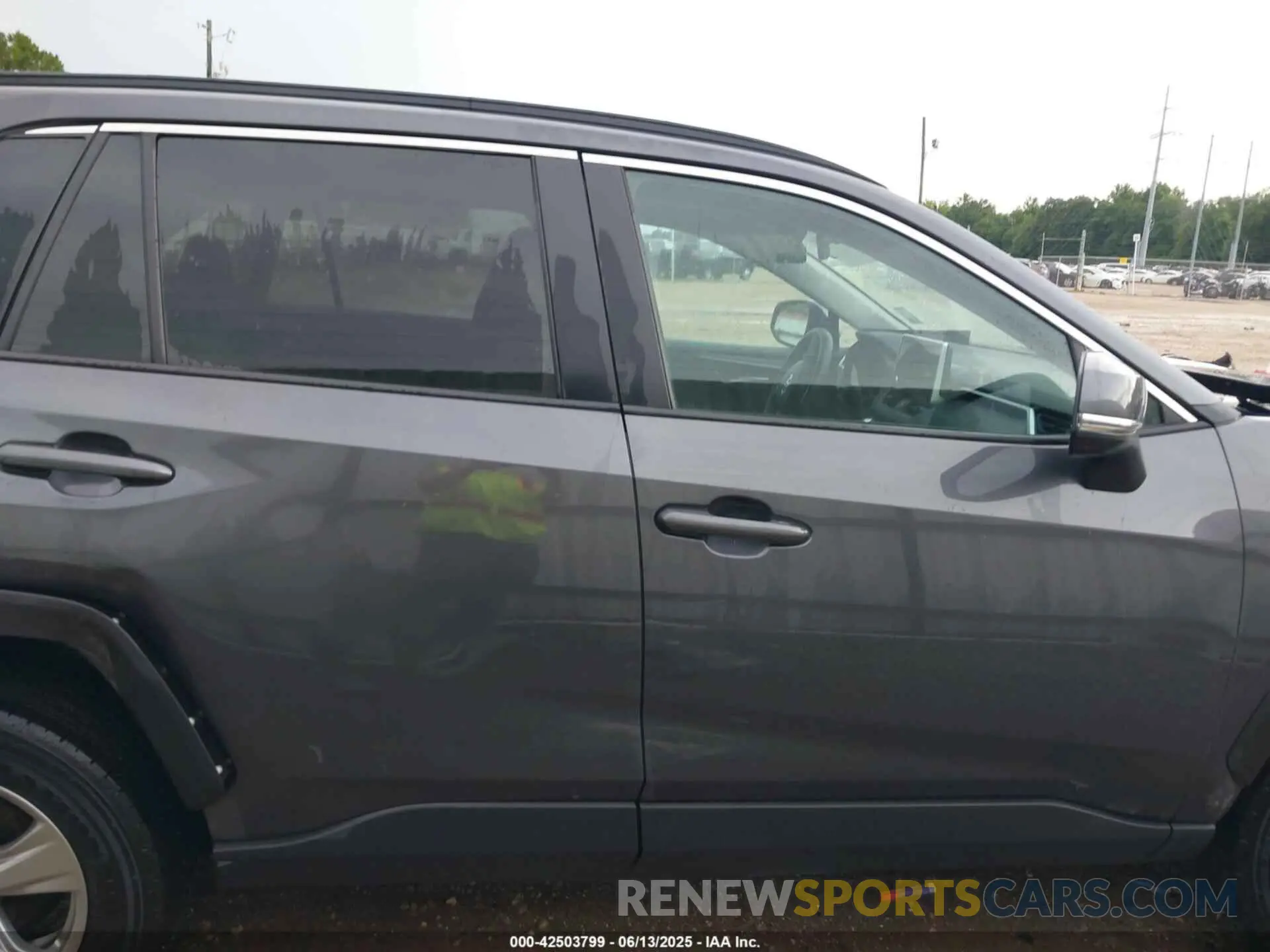 13 Photograph of a damaged car 2T3W1RFVXPW283270 TOYOTA RAV4 2023