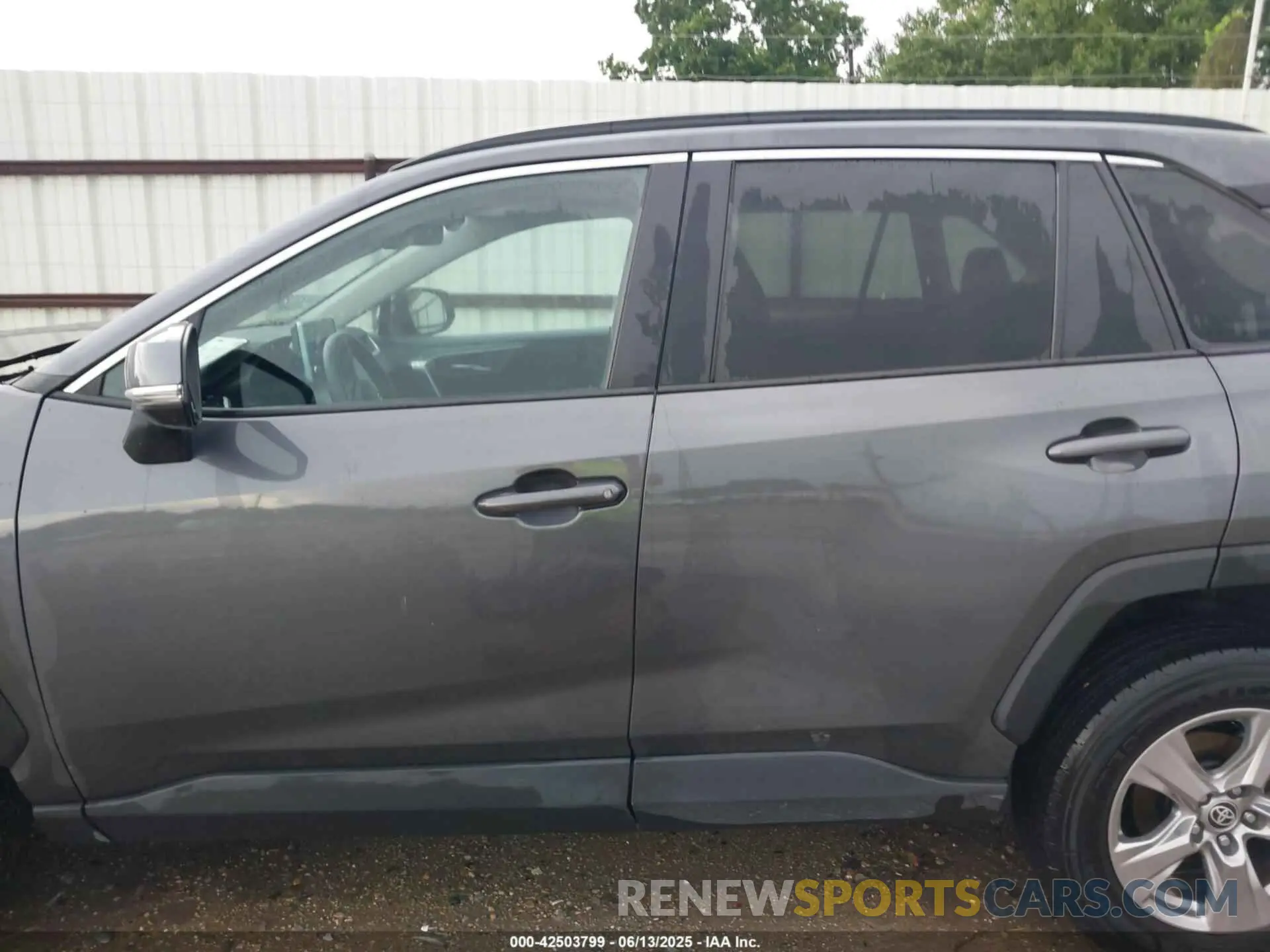 14 Photograph of a damaged car 2T3W1RFVXPW283270 TOYOTA RAV4 2023