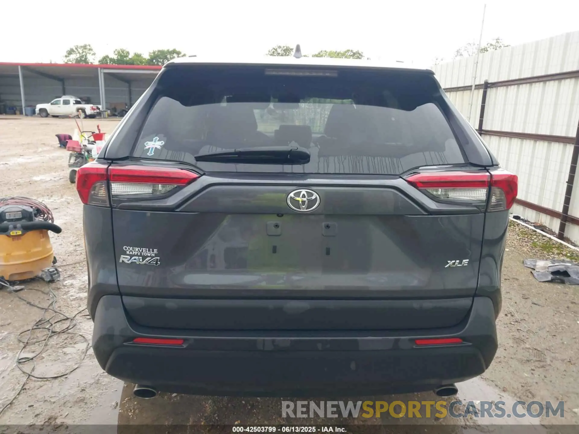 16 Photograph of a damaged car 2T3W1RFVXPW283270 TOYOTA RAV4 2023