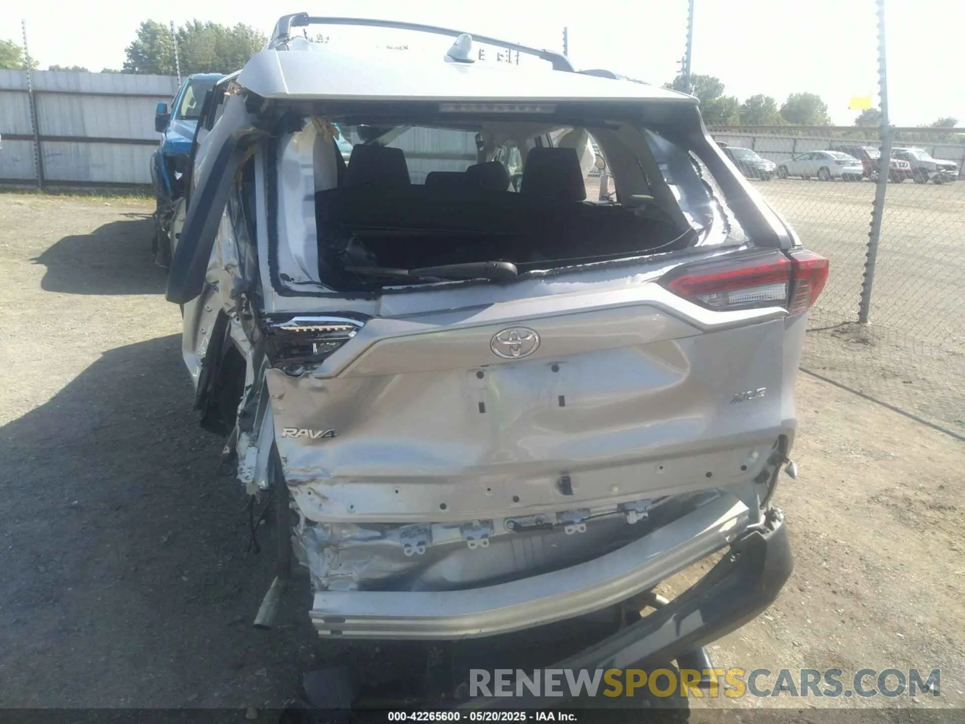 16 Photograph of a damaged car 2T3W1RFVXPW288226 TOYOTA RAV4 2023